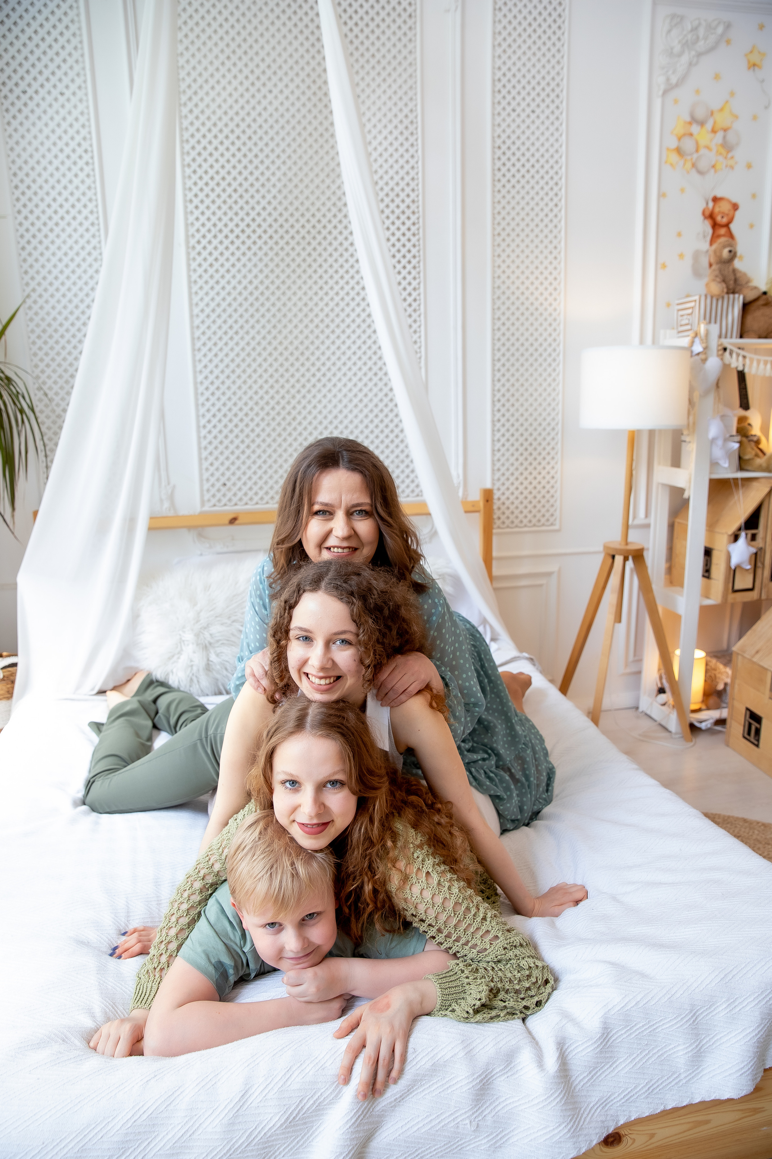 МАМА И ТРОЕ ДЕТОК. Современные Выпускные Альбомы в Ростове-на-Дону