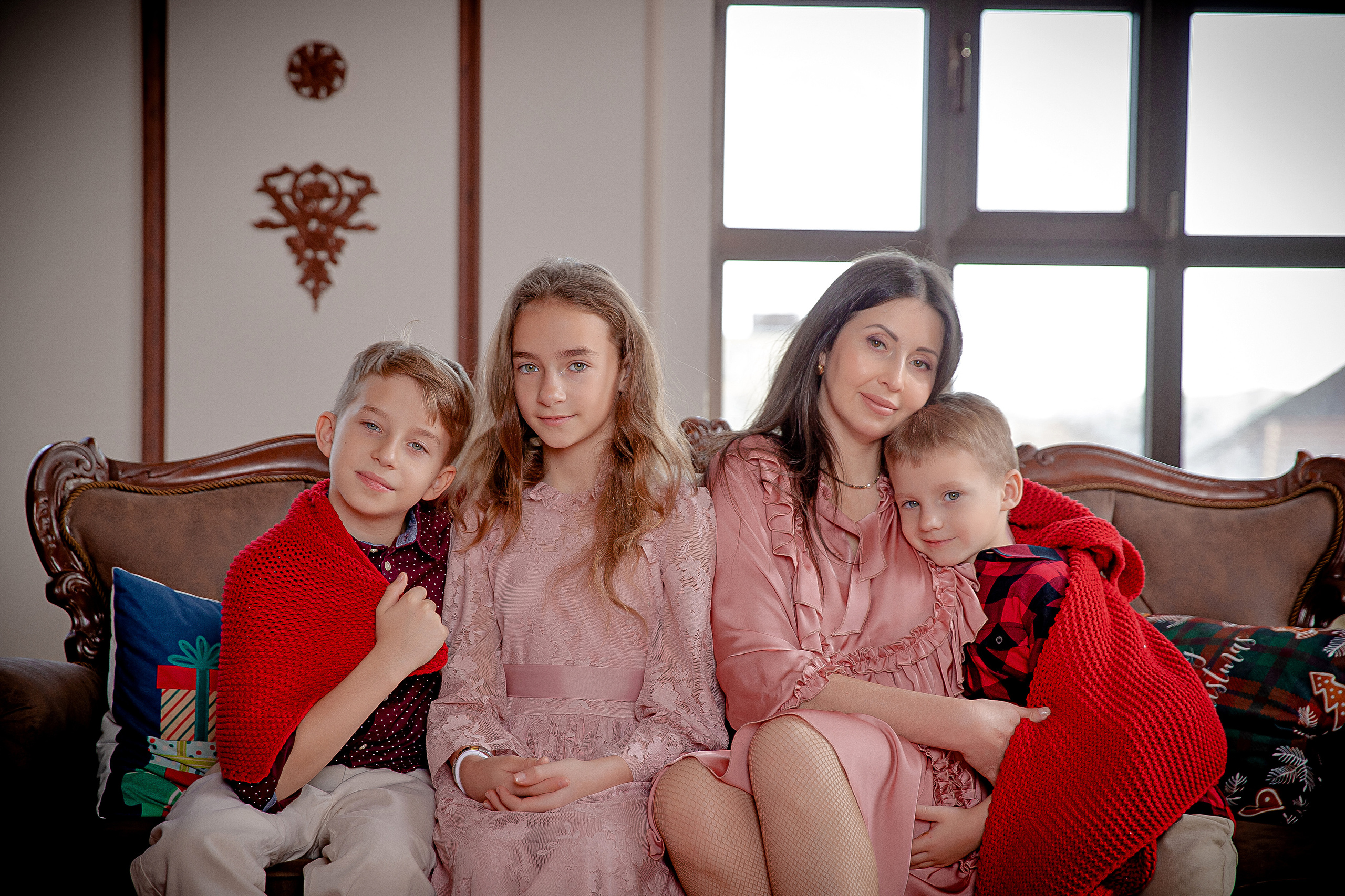 МАМА И ТРОЕ ДЕТОК. Современные Выпускные Альбомы в Ростове-на-Дону