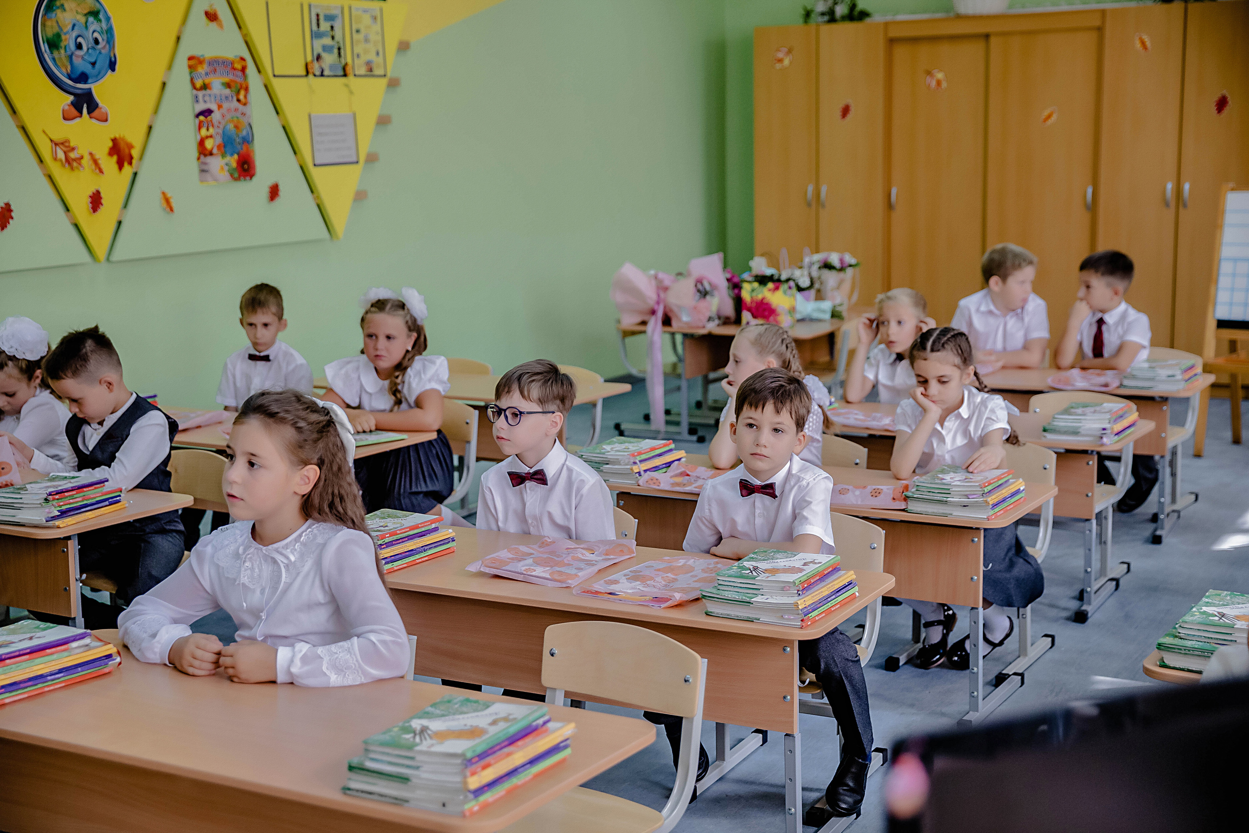 ЛИНЕЙКА ГИМНАЗИЯ 1 СЕНТЯБРЯ. Современные Выпускные Альбомы в Ростове-на-Дону