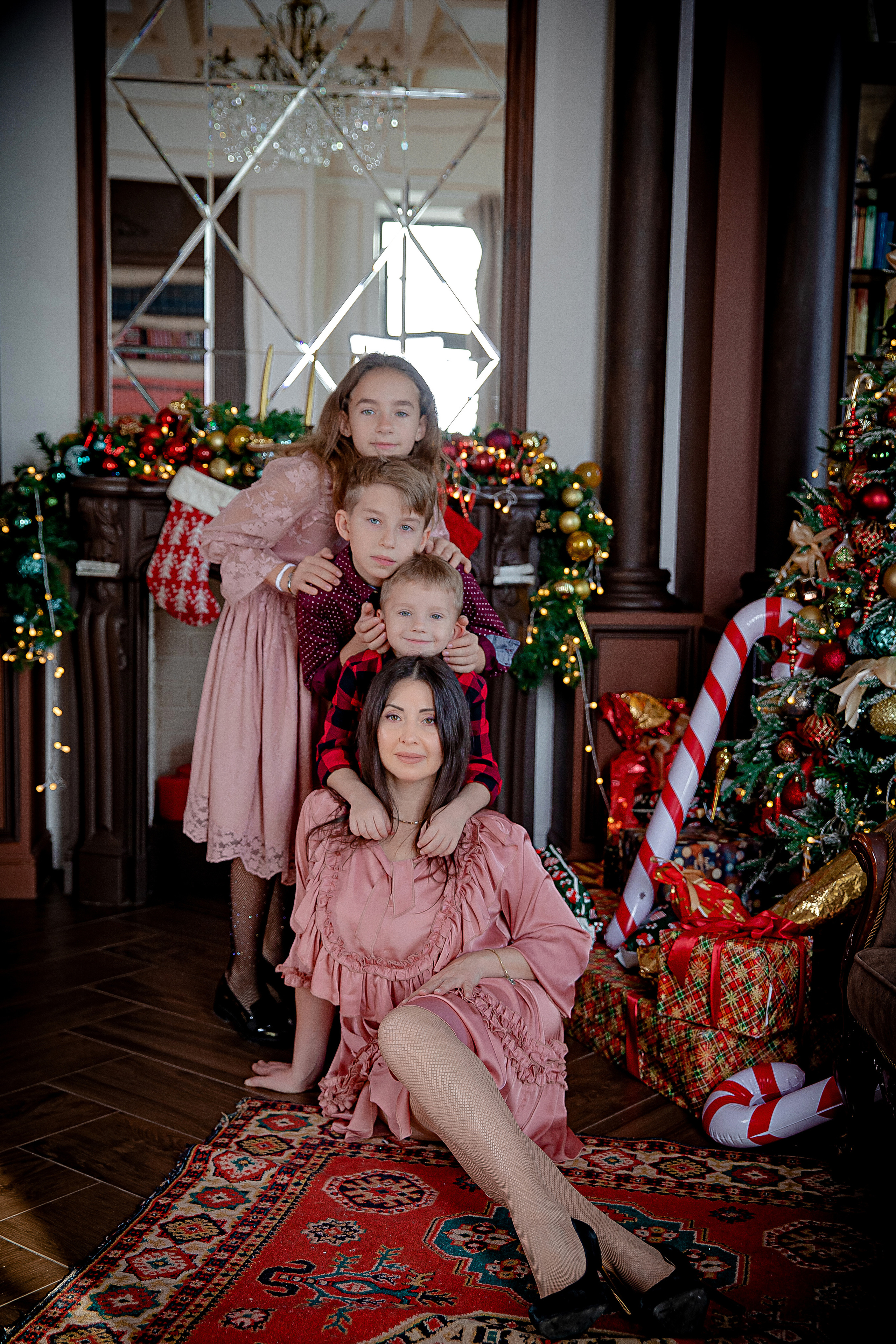 МАМА И ТРОЕ ДЕТОК. Современные Выпускные Альбомы в Ростове-на-Дону