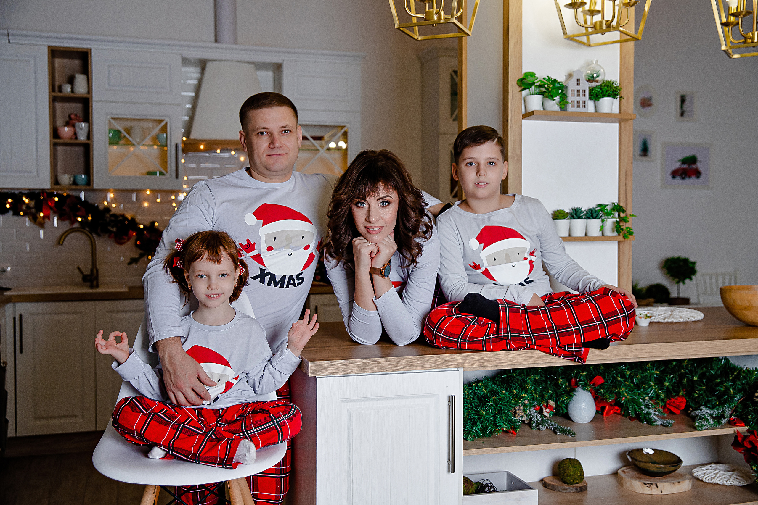 МАМА. ПАПА И ДВОЕ ДЕТОК. Современные Выпускные Альбомы в Ростове-на-Дону