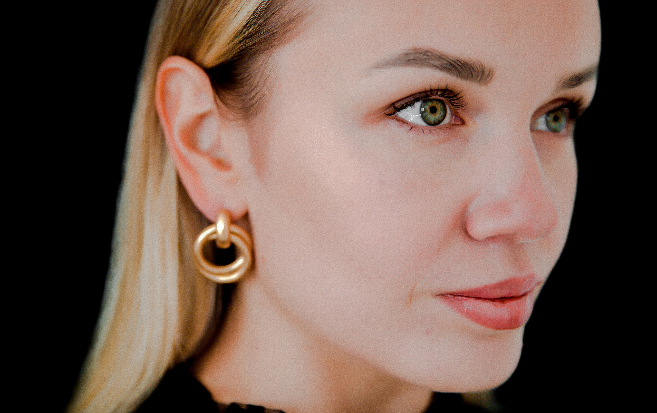 ВИКТОРИЯ. Современные Выпускные Альбомы в Ростове-на-Дону