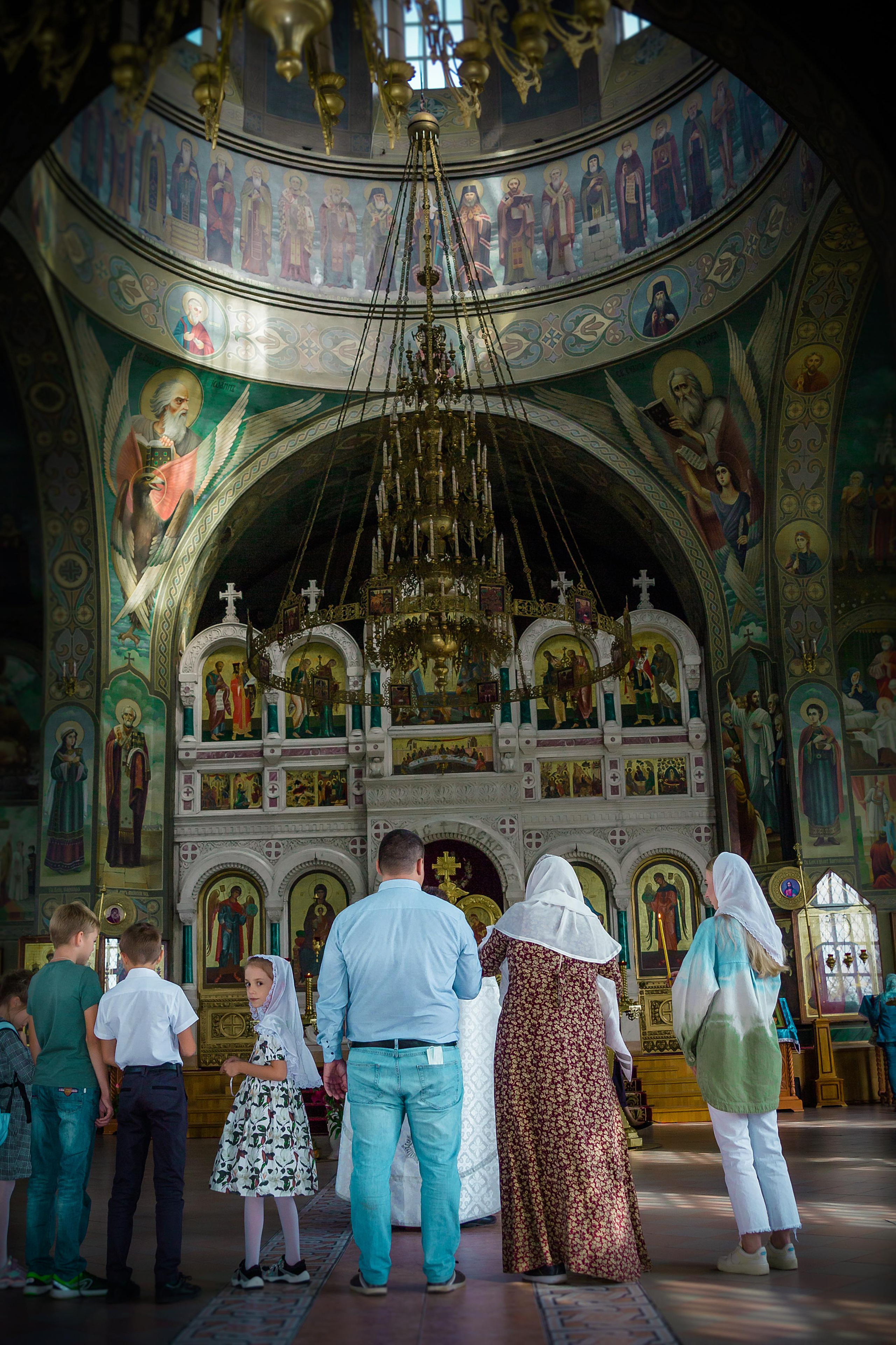 ТАИНСТВО КРЕЩЕНИЯ. Современные Выпускные Альбомы в Ростове-на-Дону