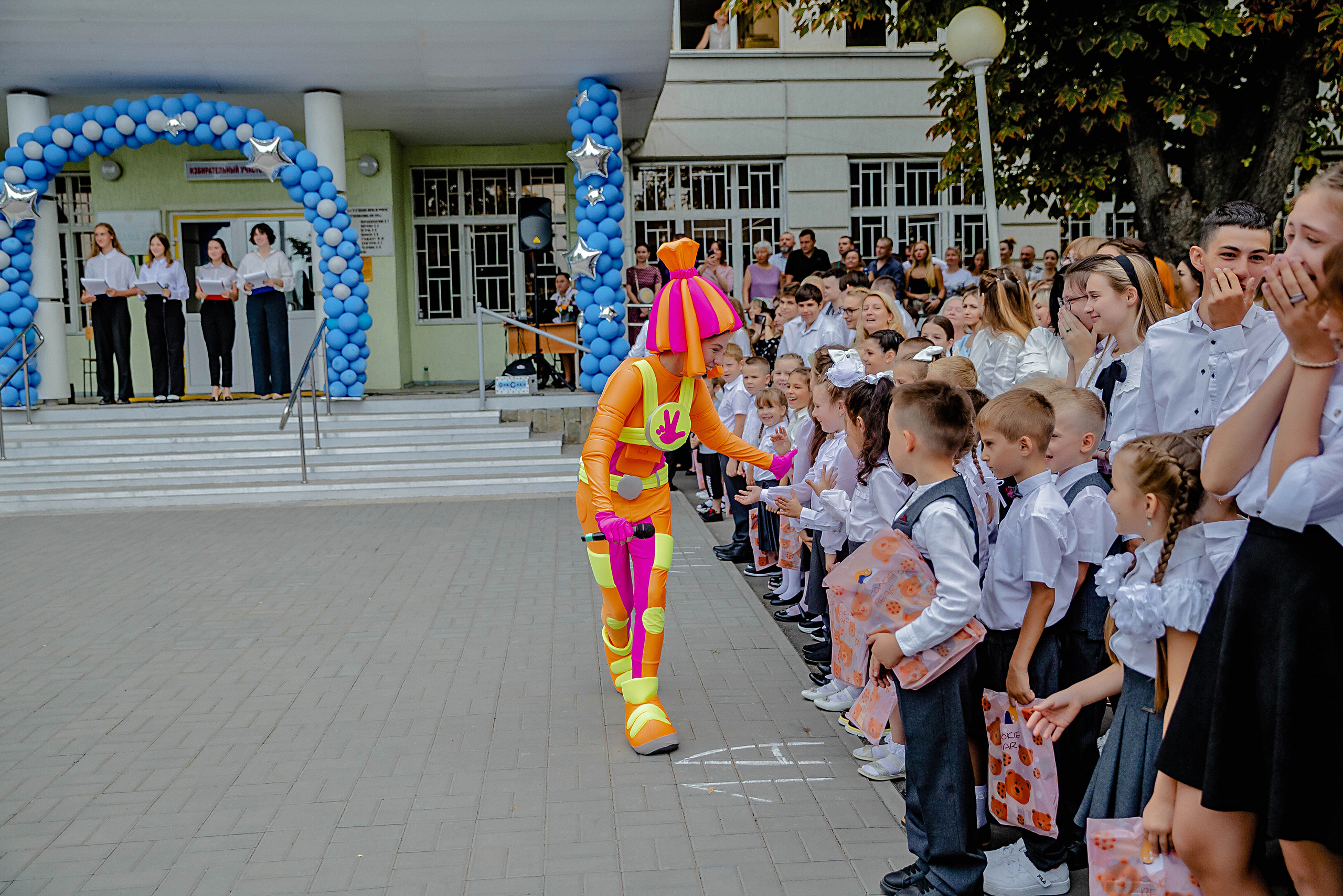 ЛИНЕЙКА ГИМНАЗИЯ 1 СЕНТЯБРЯ. Современные Выпускные Альбомы в Ростове-на-Дону