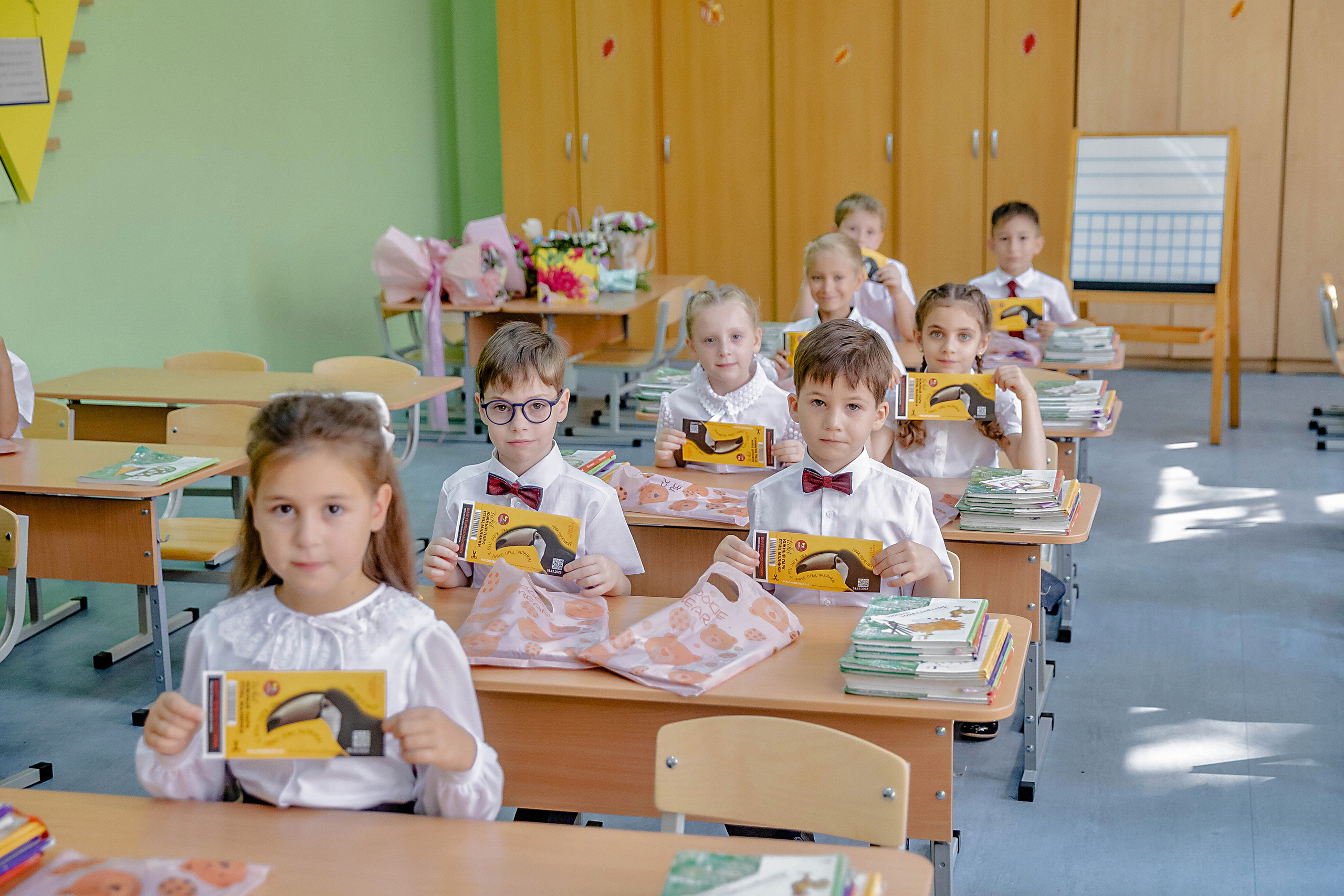 ЛИНЕЙКА ГИМНАЗИЯ 1 СЕНТЯБРЯ. Современные Выпускные Альбомы в Ростове-на-Дону