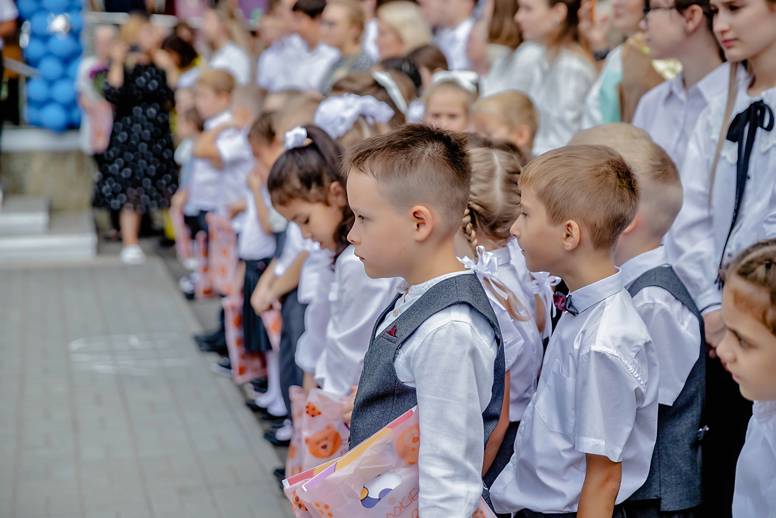 ЛИНЕЙКА ГИМНАЗИЯ 1 СЕНТЯБРЯ. Современные Выпускные Альбомы в Ростове-на-Дону