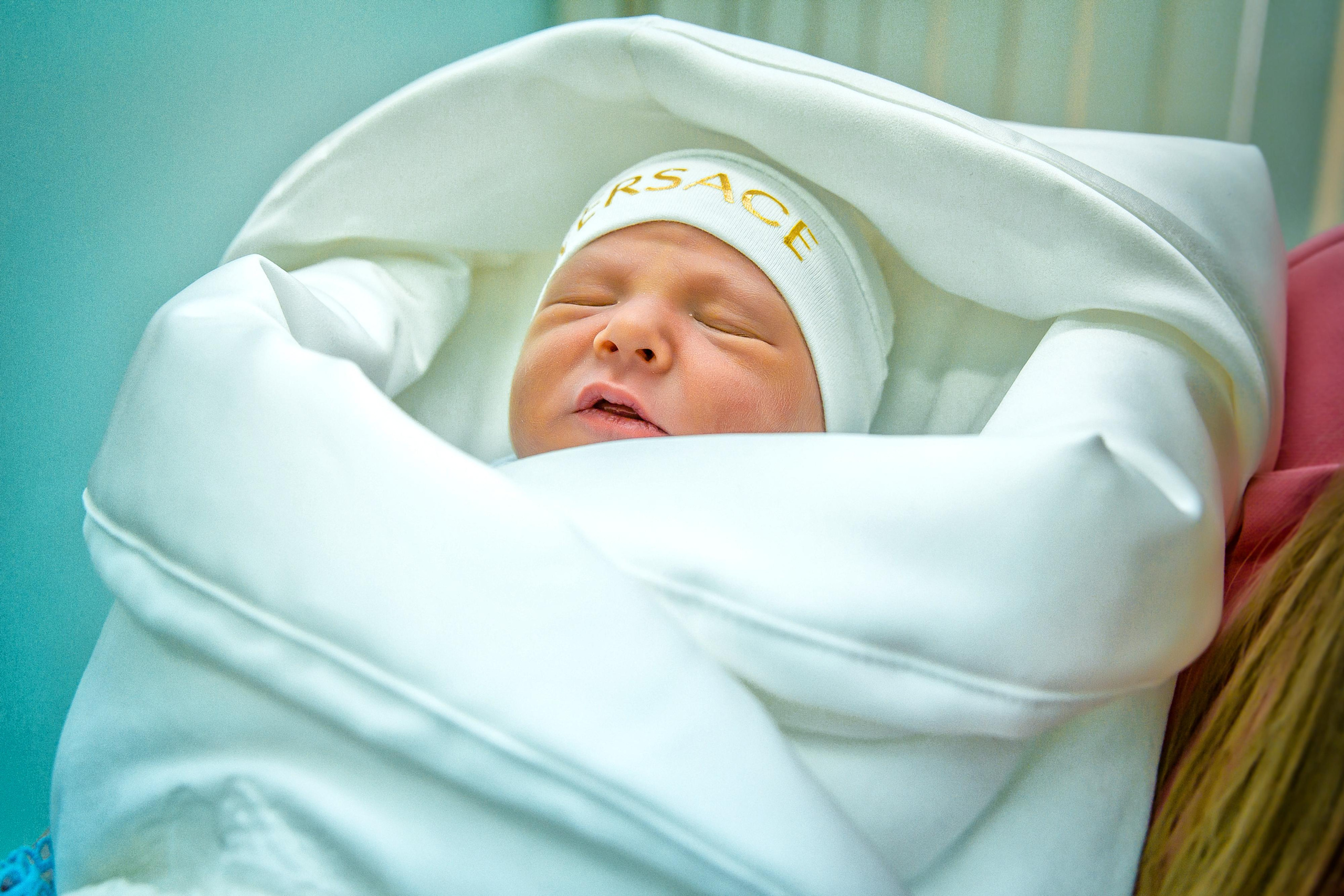 ВЫПИСКА МИРОНА СЕРГЕЕВИЧА. Современные Выпускные Альбомы в Ростове-на-Дону