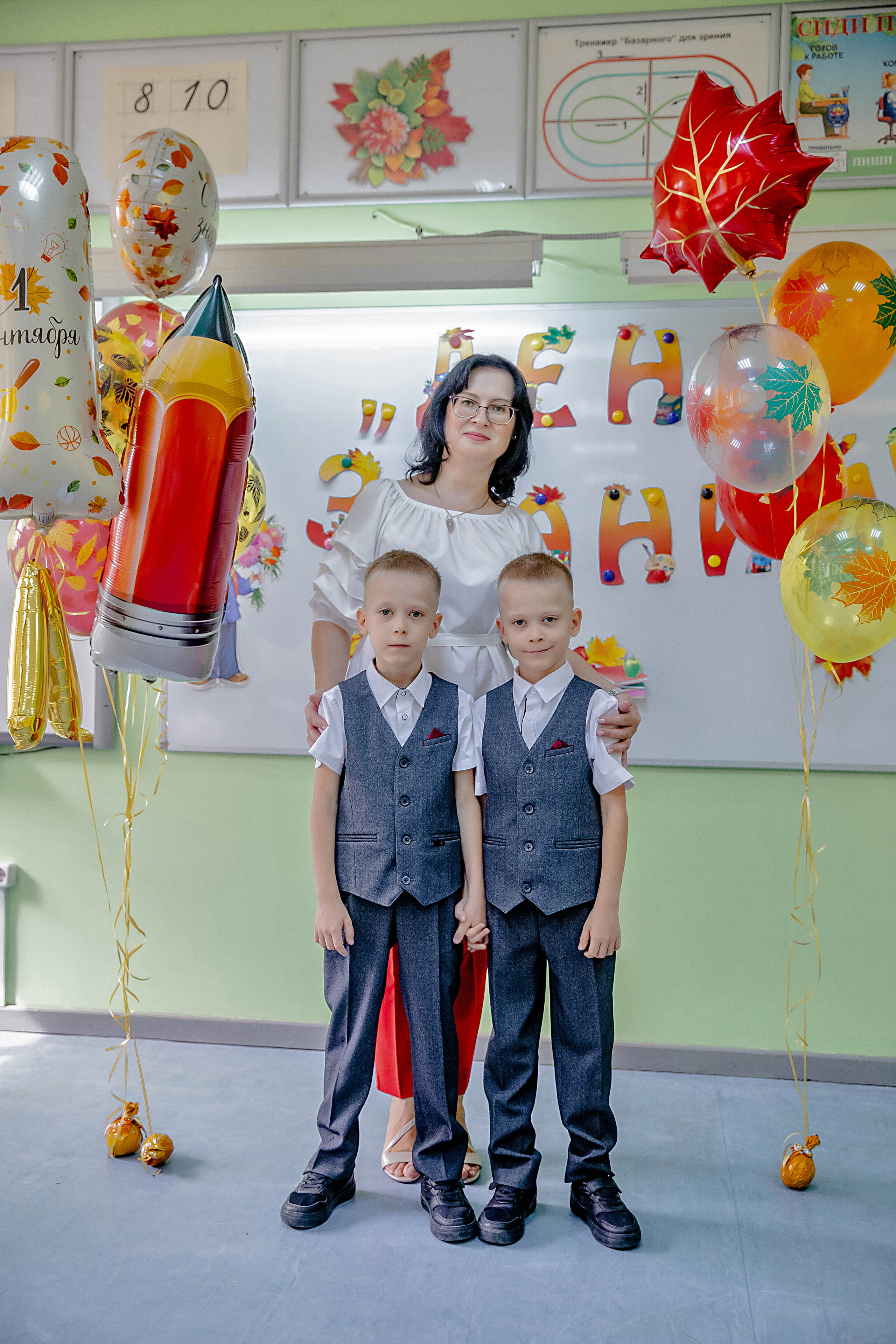 ЛИНЕЙКА ГИМНАЗИЯ 1 СЕНТЯБРЯ. Современные Выпускные Альбомы в Ростове-на-Дону