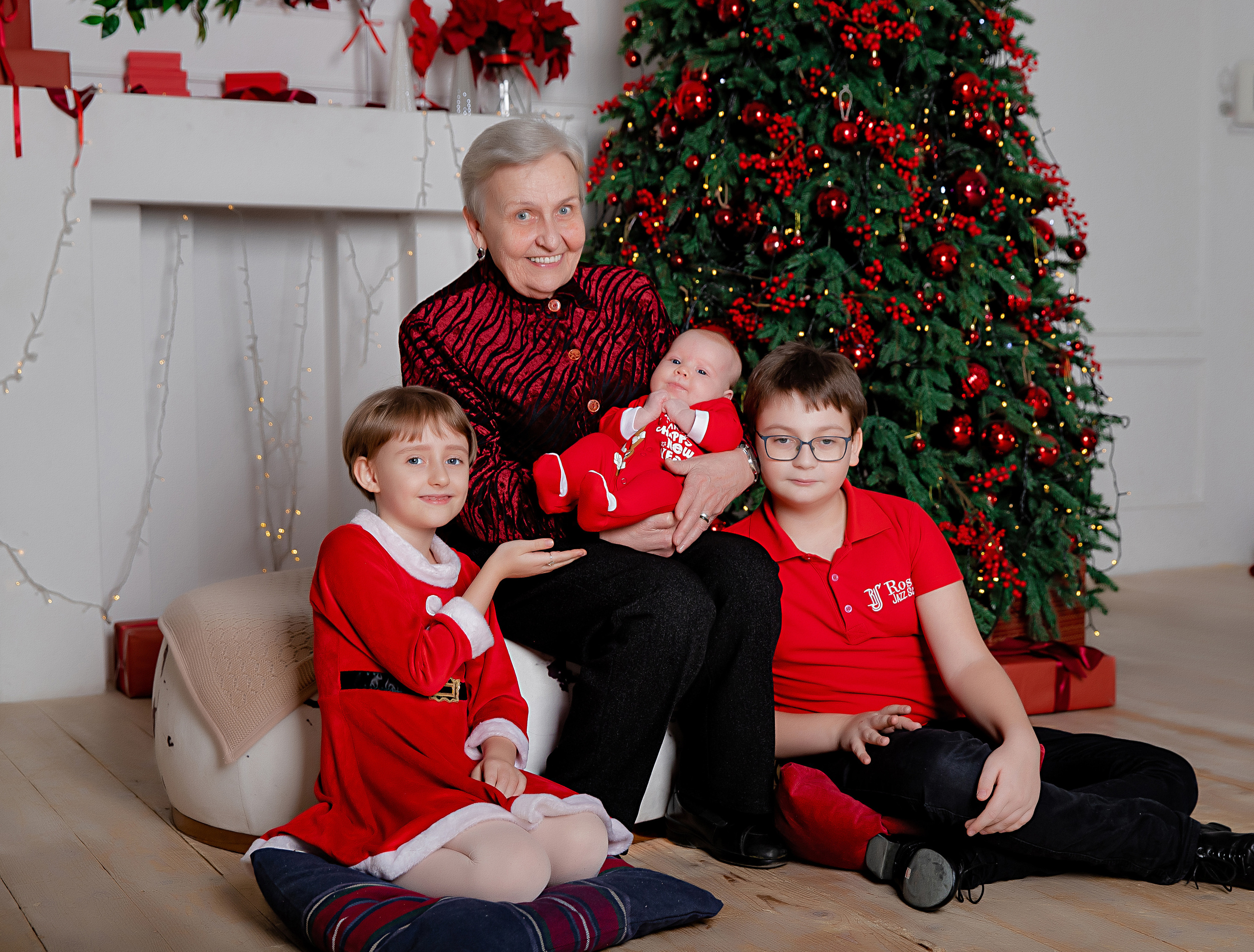 НОВОГОДНЯЯ ФОТОСЕССИЯ КАБОЕВОЙ И НОВОЖИЛОВЫХ. Современные Выпускные Альбомы в Ростове-на-Дону