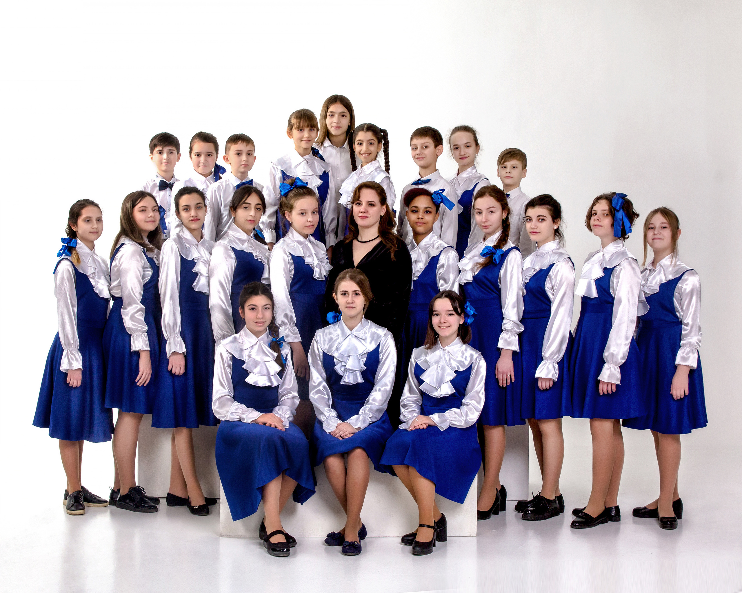 КОЛЛЕКТИВНЫЕ ФОТО. Современные Выпускные Альбомы в Ростове-на-Дону