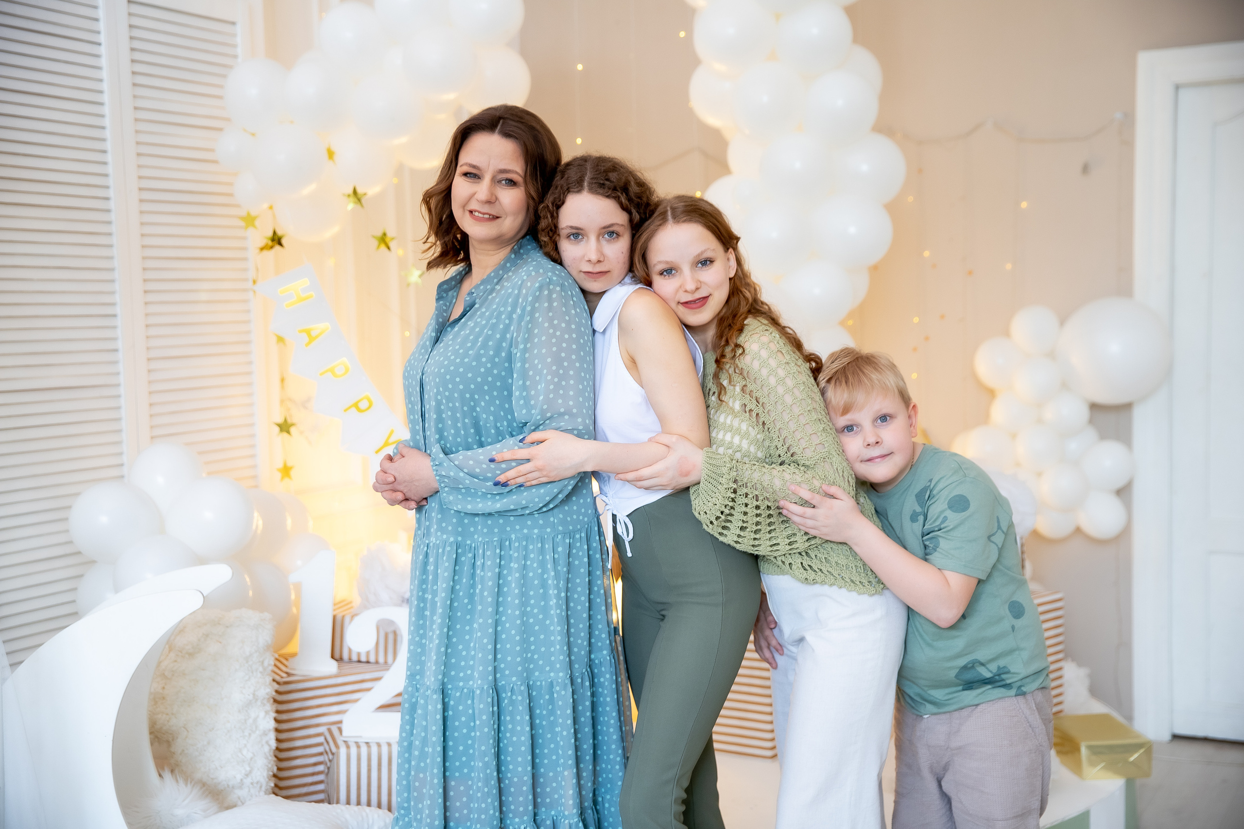 МАМА И ТРОЕ ДЕТОК. Современные Выпускные Альбомы в Ростове-на-Дону