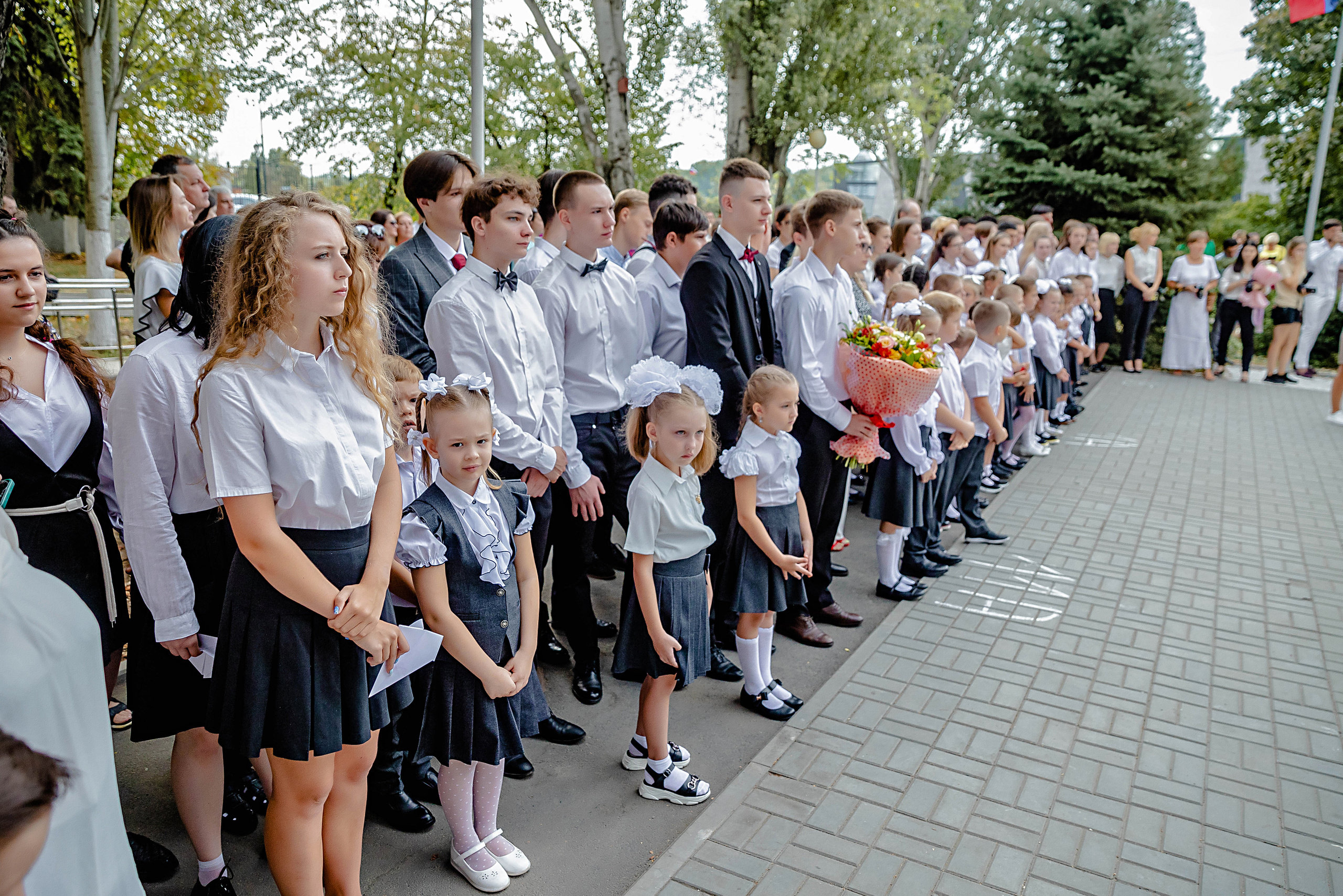 ЛИНЕЙКА ГИМНАЗИЯ 1 СЕНТЯБРЯ. Современные Выпускные Альбомы в Ростове-на-Дону