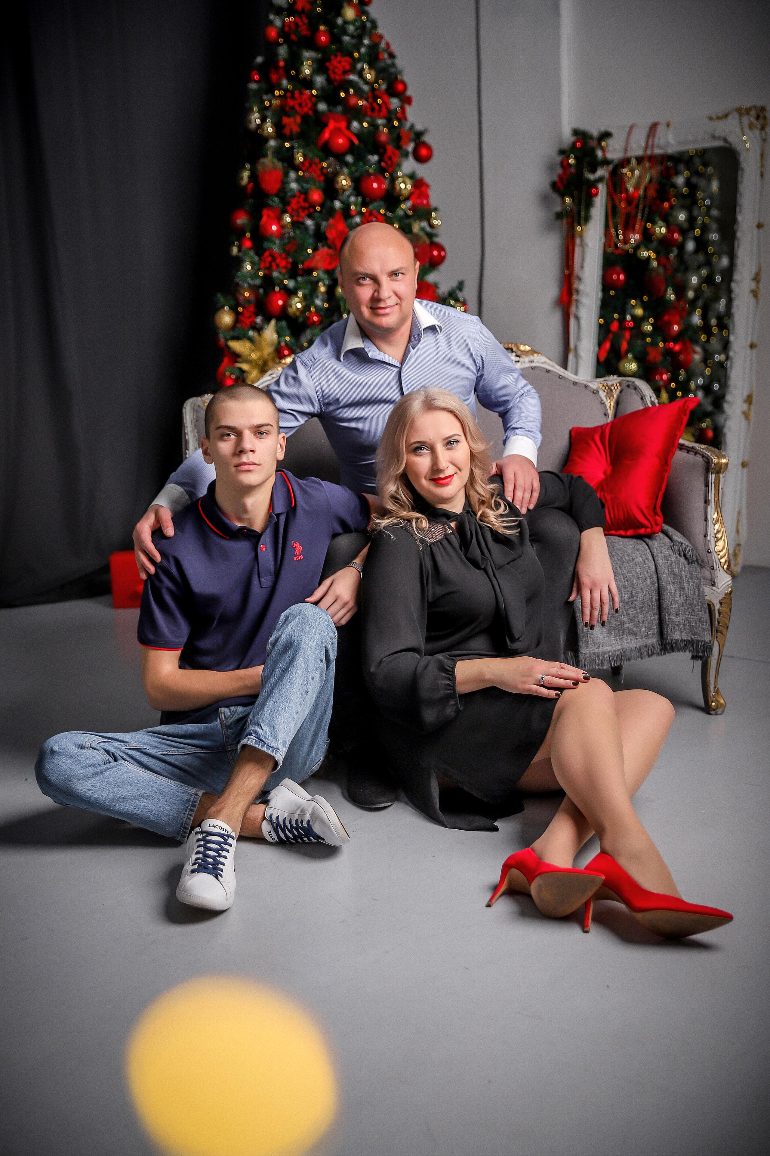 ЕЛЕНА, СЕРГЕЙ И ЮРИЙ. Современные Выпускные Альбомы в Ростове-на-Дону