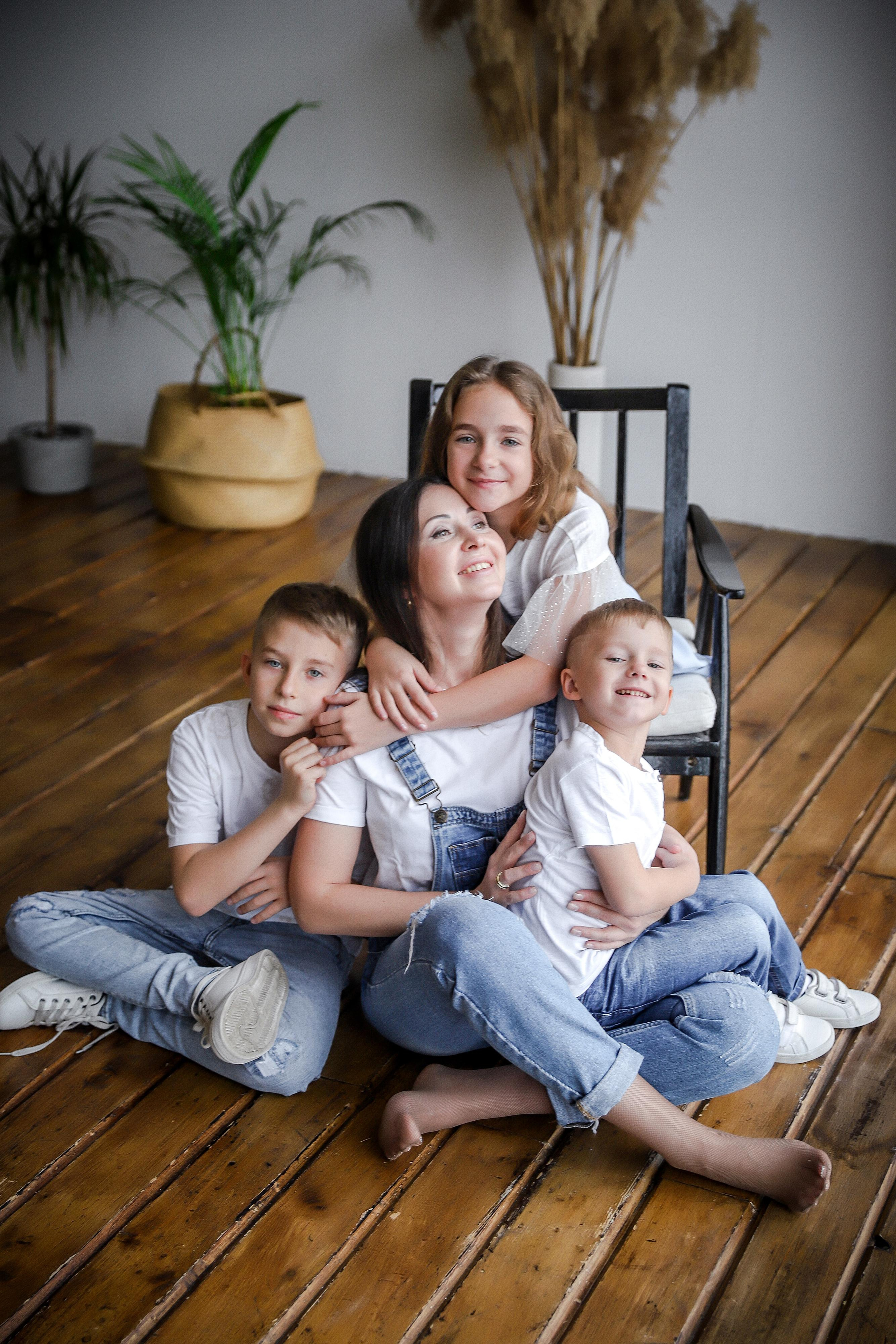 СЕМЬЯ ДАНЦЕВЫХ. Современные Выпускные Альбомы в Ростове-на-Дону