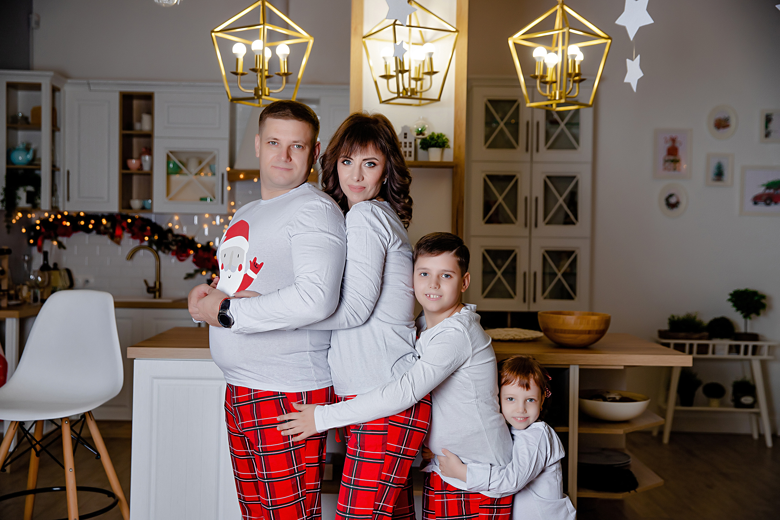 МАМА. ПАПА И ДВОЕ ДЕТОК. Современные Выпускные Альбомы в Ростове-на-Дону