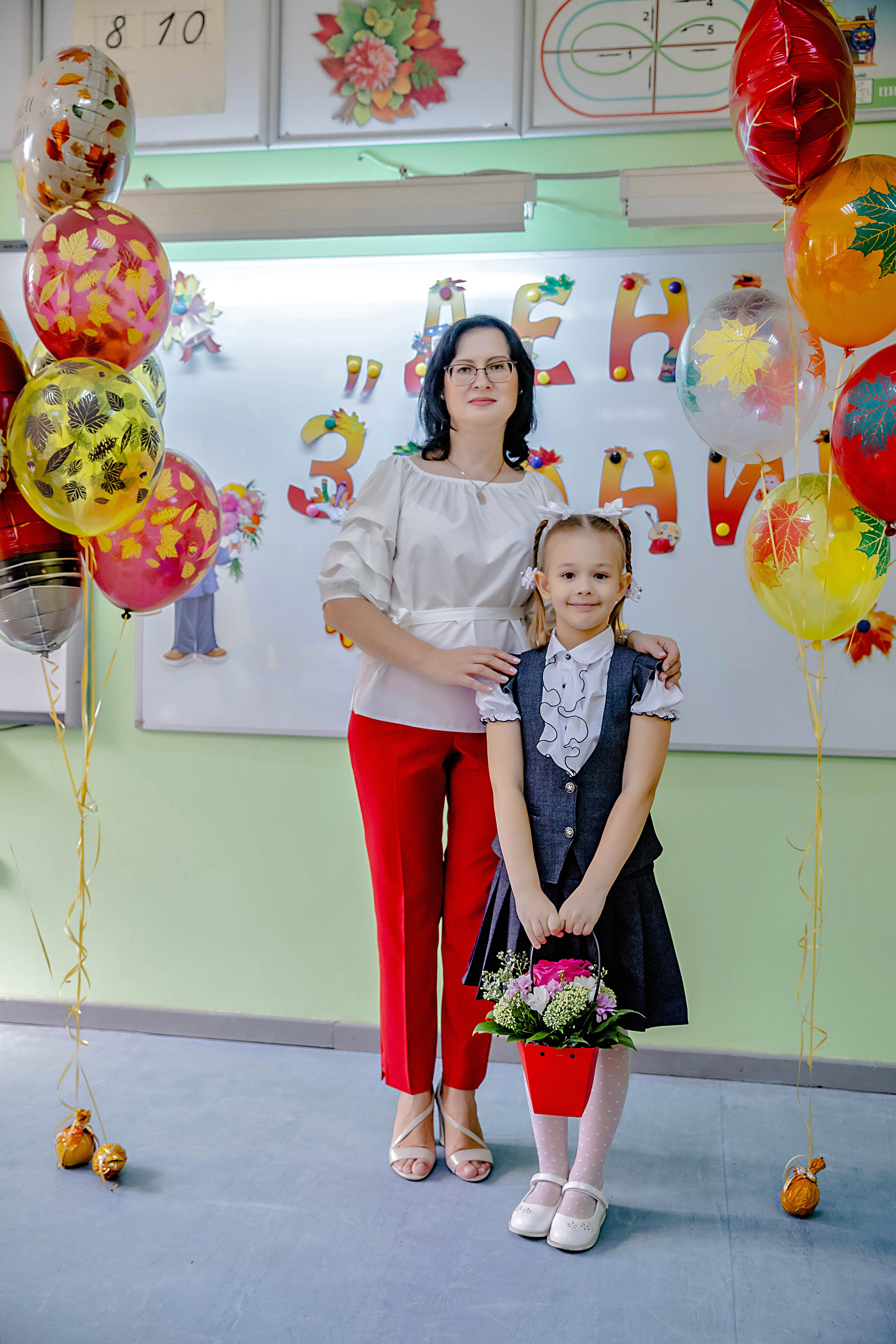 ЛИНЕЙКА ГИМНАЗИЯ 1 СЕНТЯБРЯ. Современные Выпускные Альбомы в Ростове-на-Дону