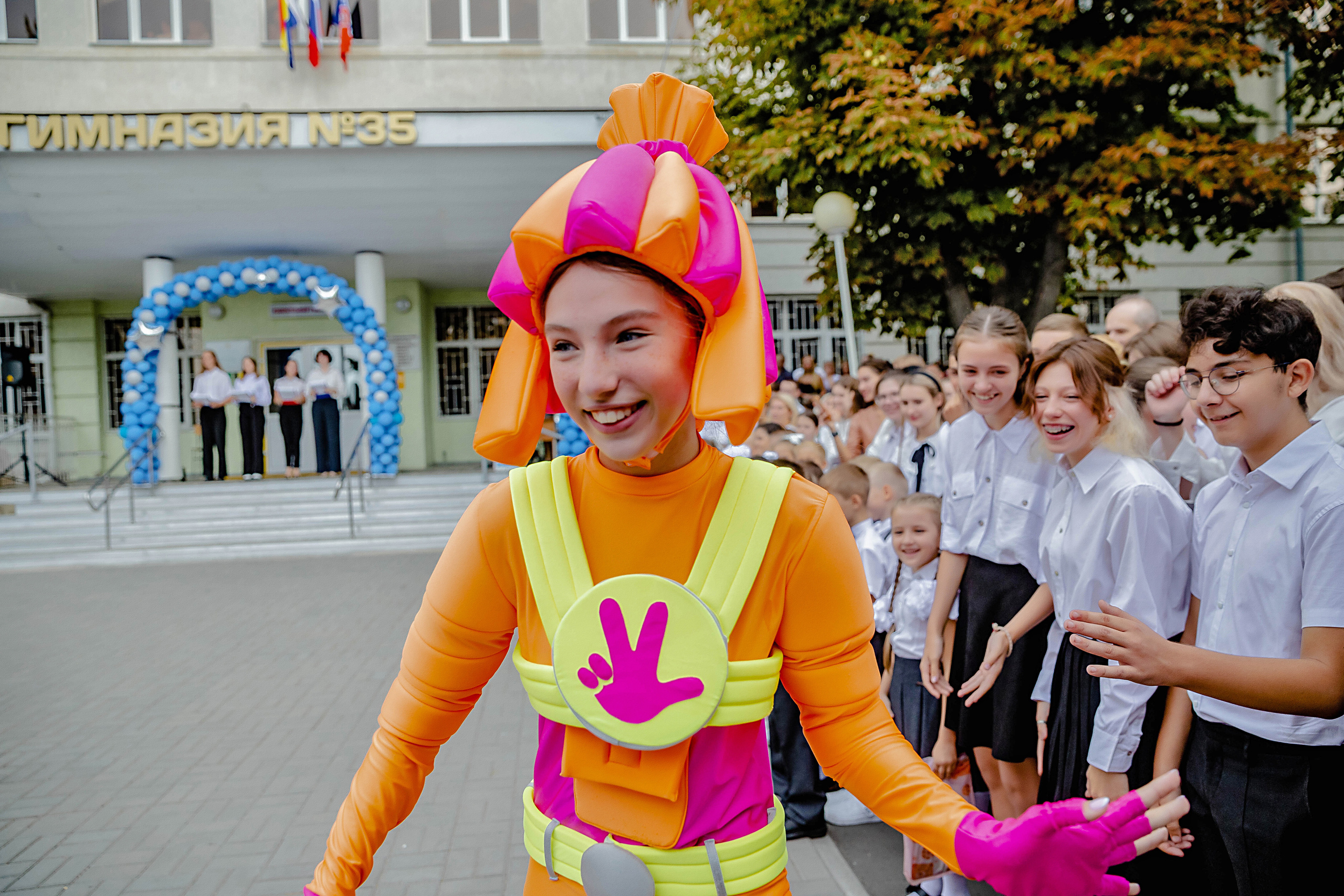 ЛИНЕЙКА ГИМНАЗИЯ 1 СЕНТЯБРЯ. Современные Выпускные Альбомы в Ростове-на-Дону