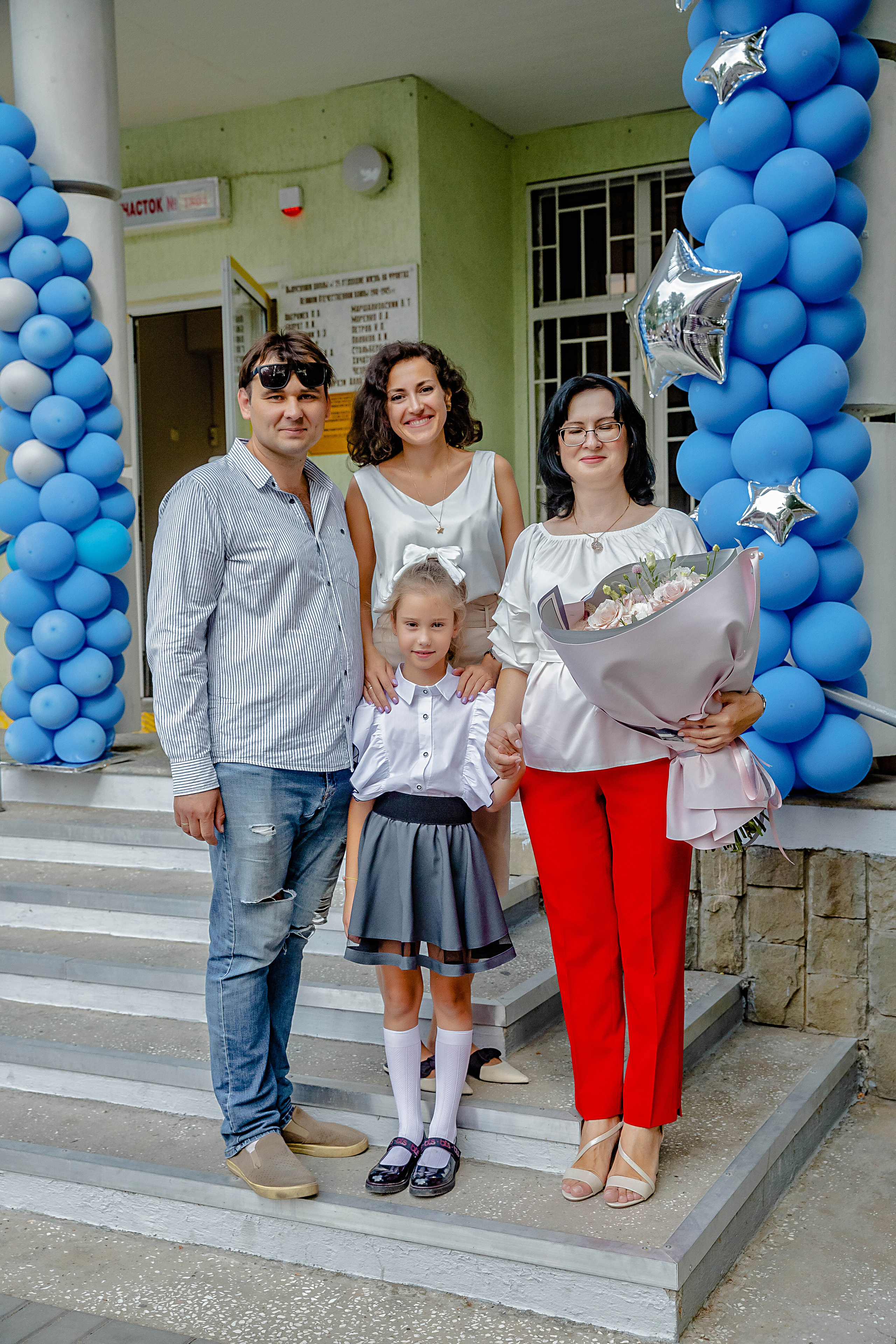 ЛИНЕЙКА ГИМНАЗИЯ 1 СЕНТЯБРЯ. Современные Выпускные Альбомы в Ростове-на-Дону