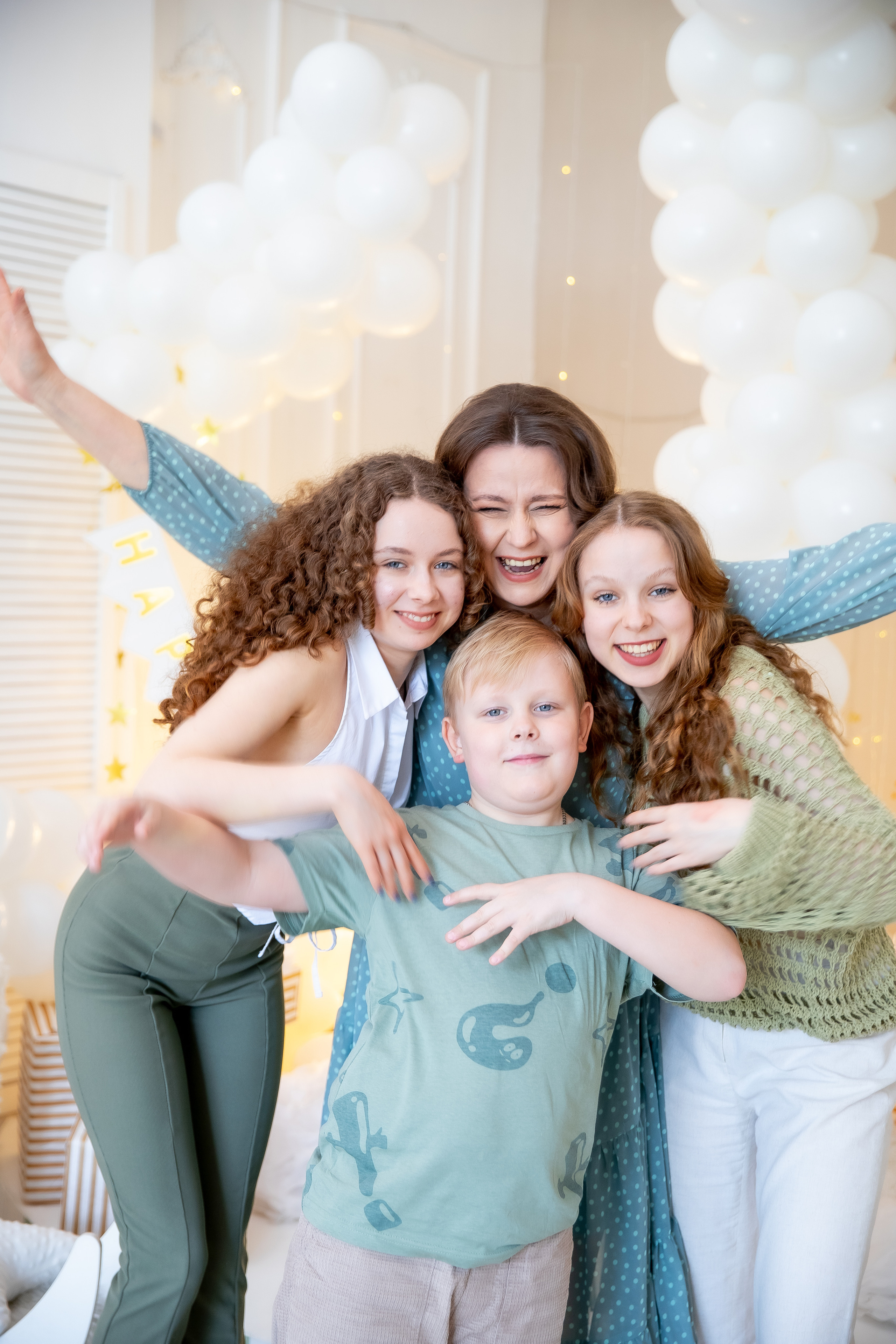 МАМА И ТРОЕ ДЕТОК. Современные Выпускные Альбомы в Ростове-на-Дону