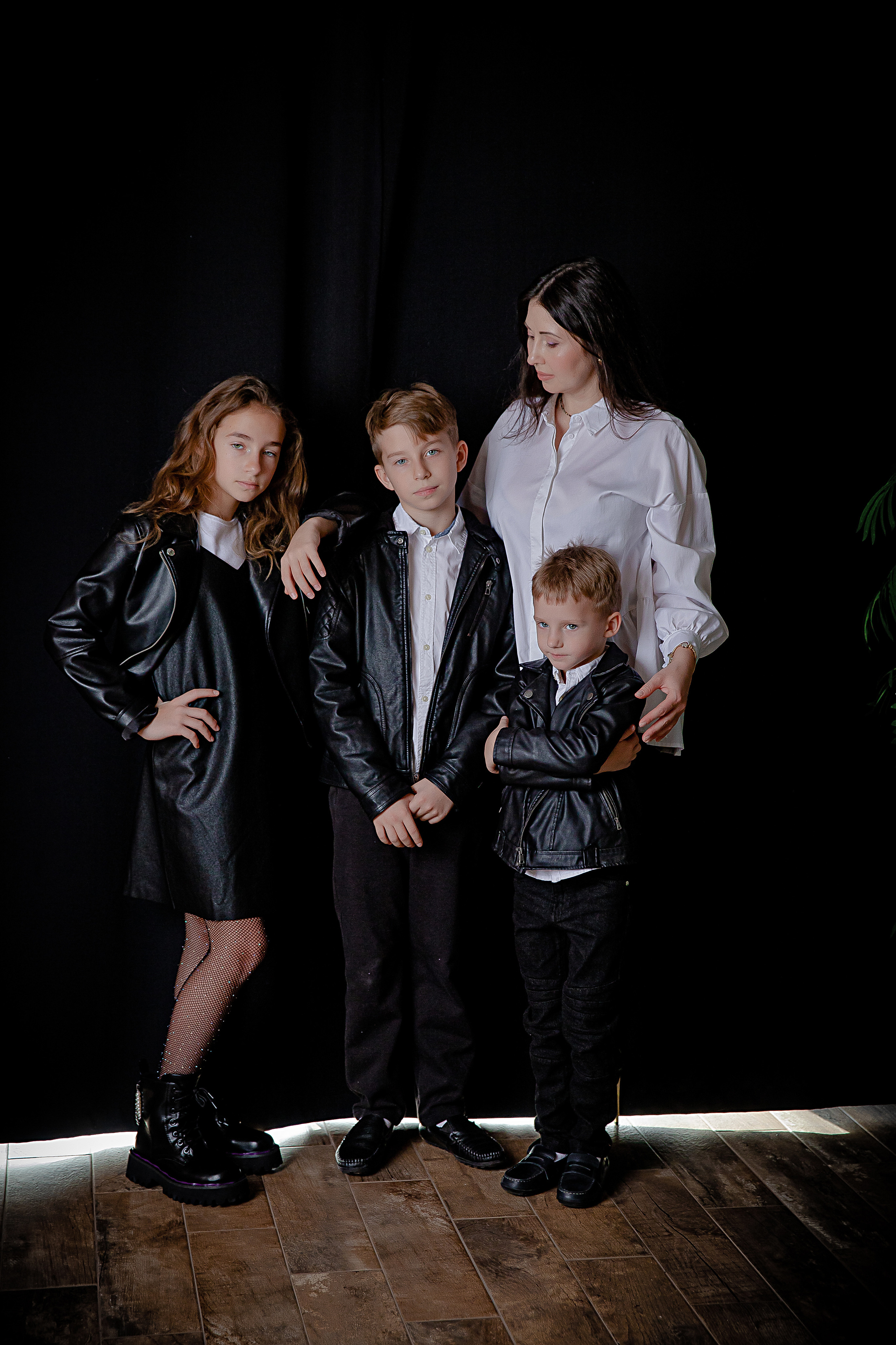 МАМА И ТРОЕ ДЕТОК. Современные Выпускные Альбомы в Ростове-на-Дону