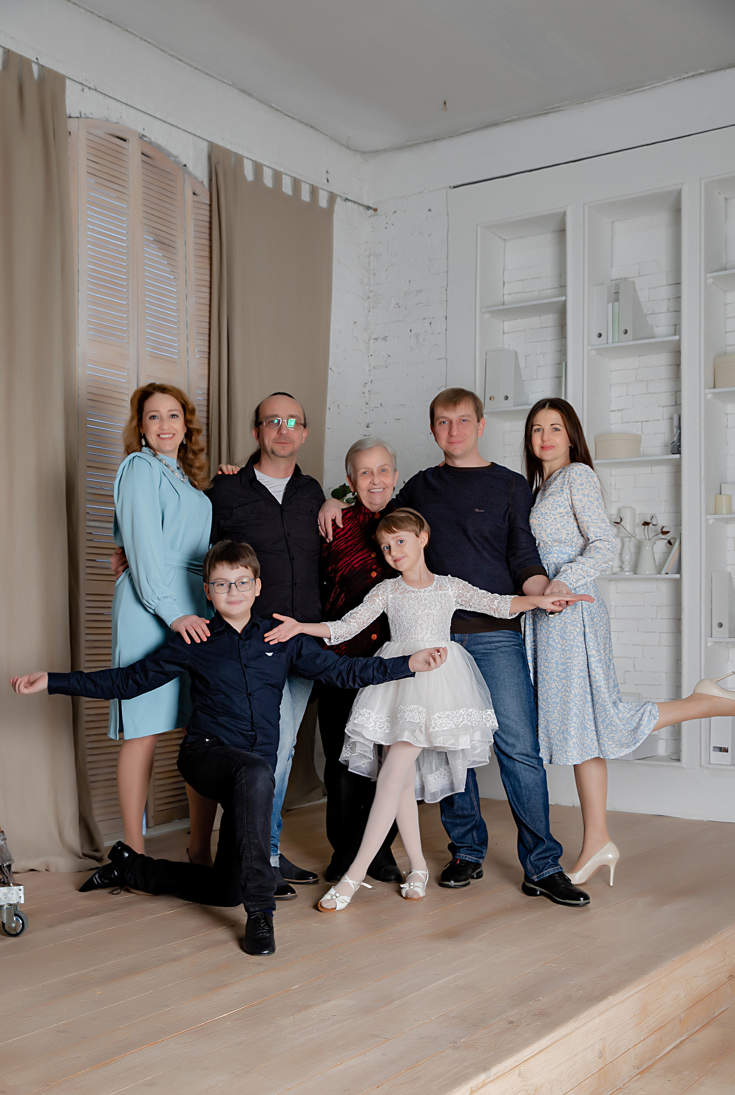 НОВОГОДНЯЯ ФОТОСЕССИЯ КАБОЕВОЙ И НОВОЖИЛОВЫХ. Современные Выпускные Альбомы в Ростове-на-Дону