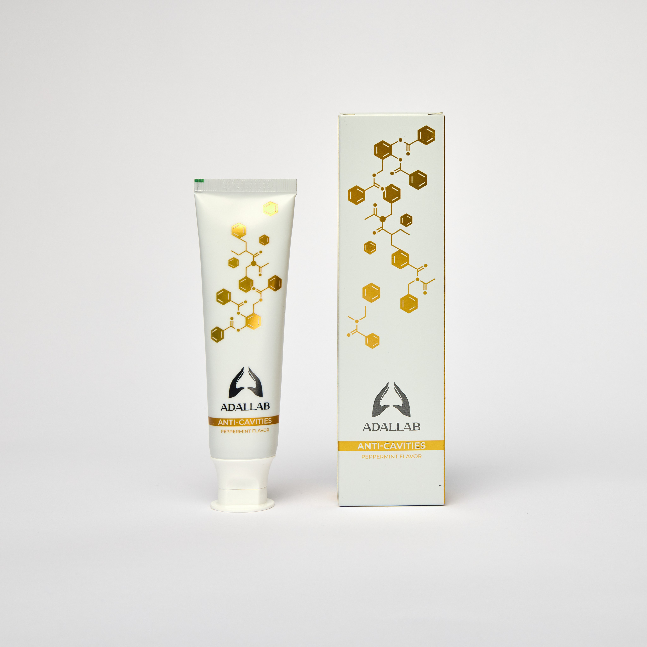 Зубная паста для бренда ADALLAB. Фотограф Андрей Зикеев, фотостудия AzArt Studio в Москве