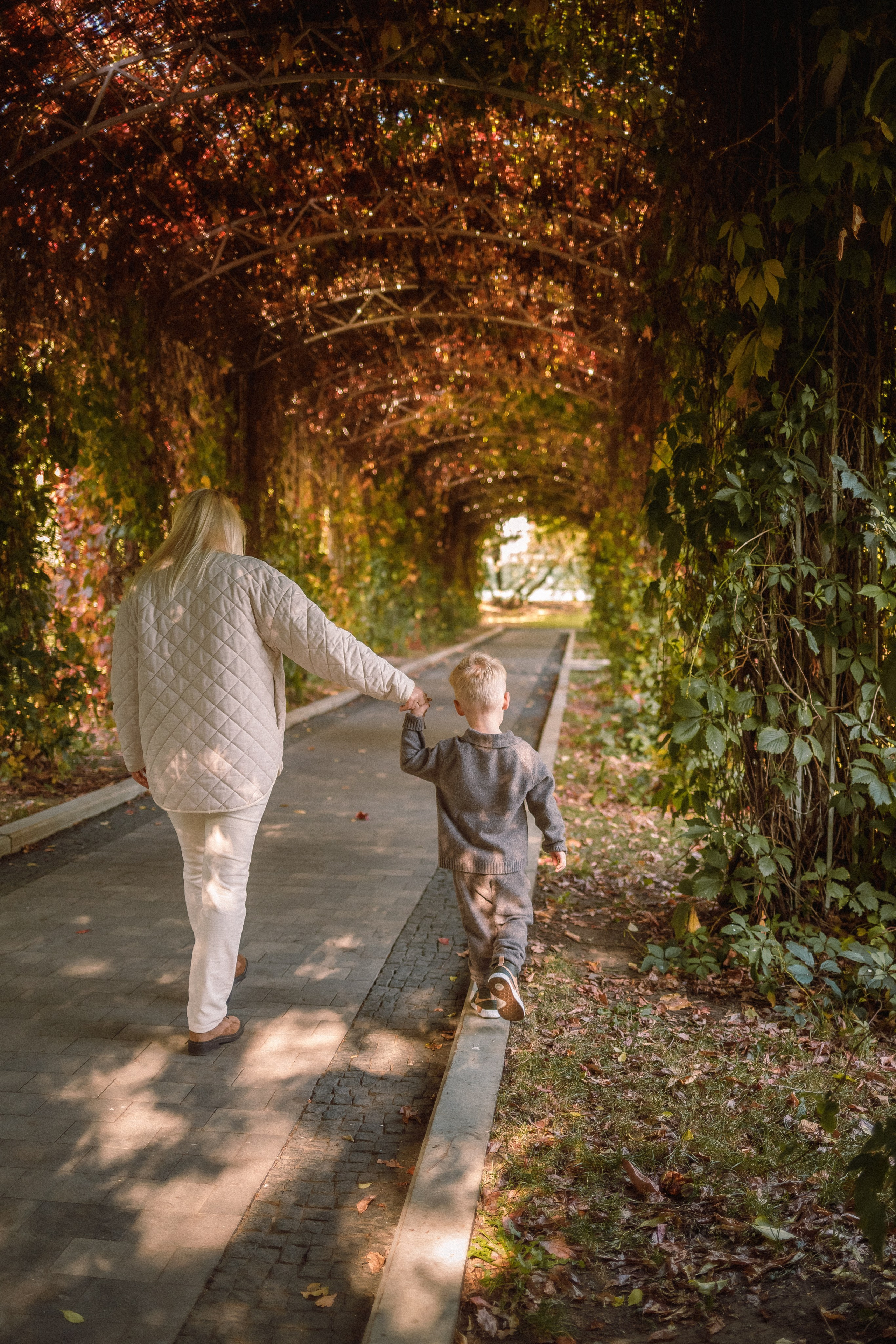 Прогулка в Бауманском саду. Фотограф в Москве Базанова Дарья