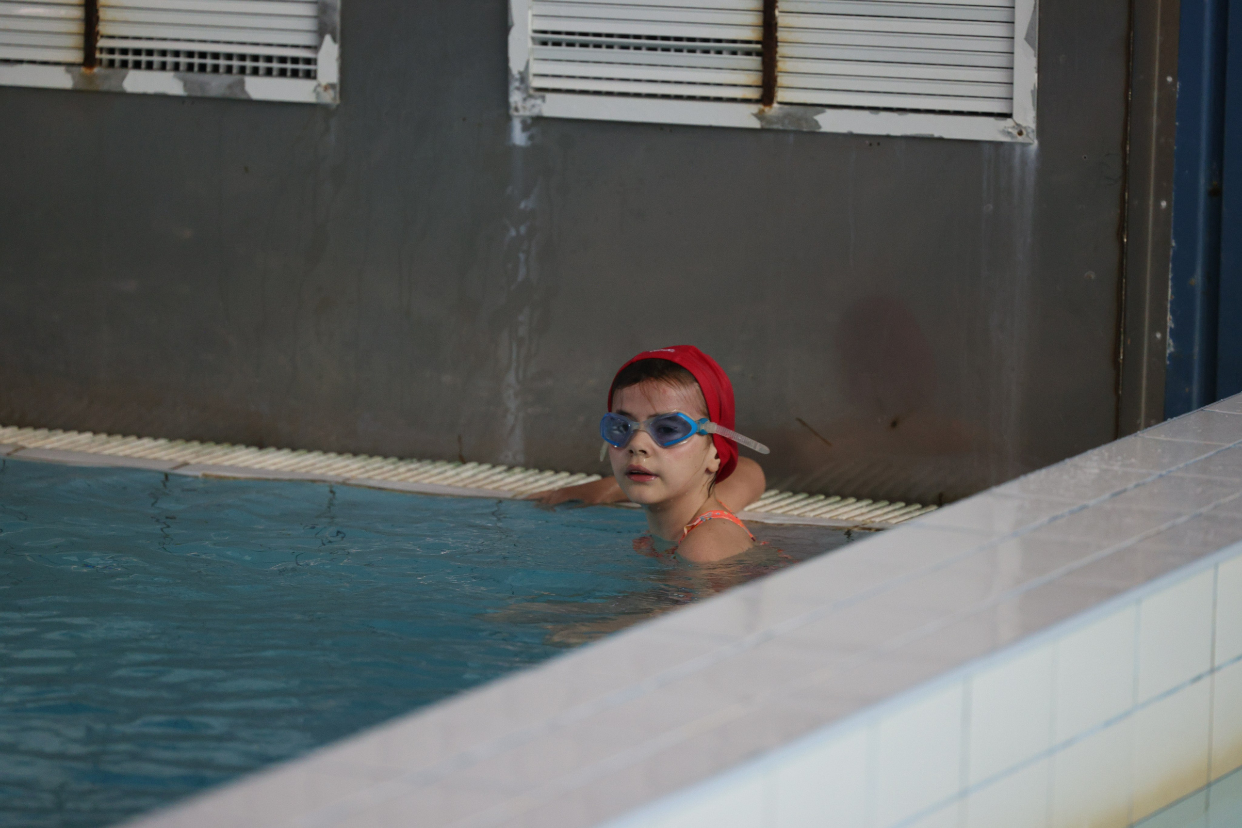 Веселый дельфин. Плавание. Дети 8-9 лет. Фотограф Александр Заломаев