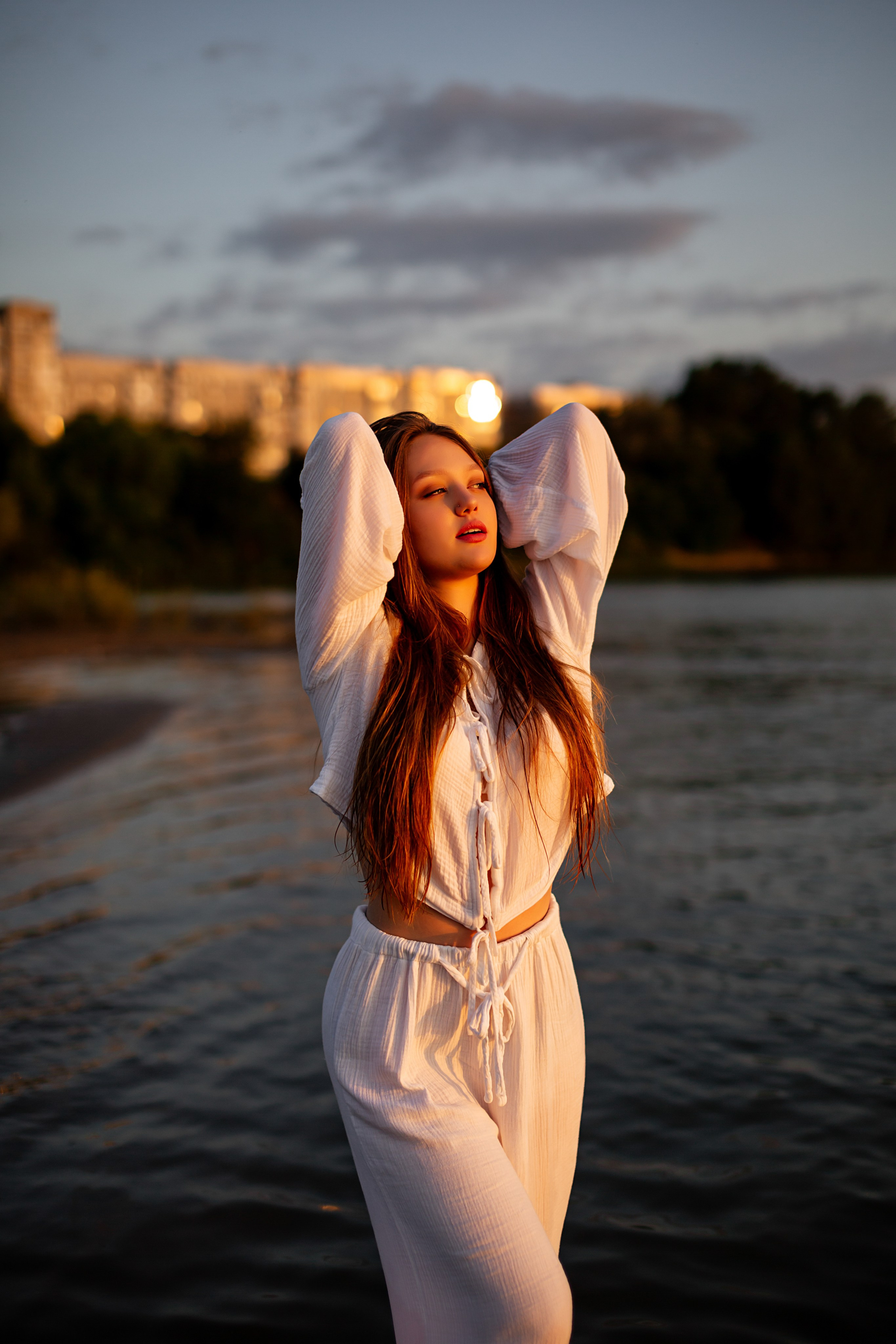 У воды. Https://malovafoto.ru