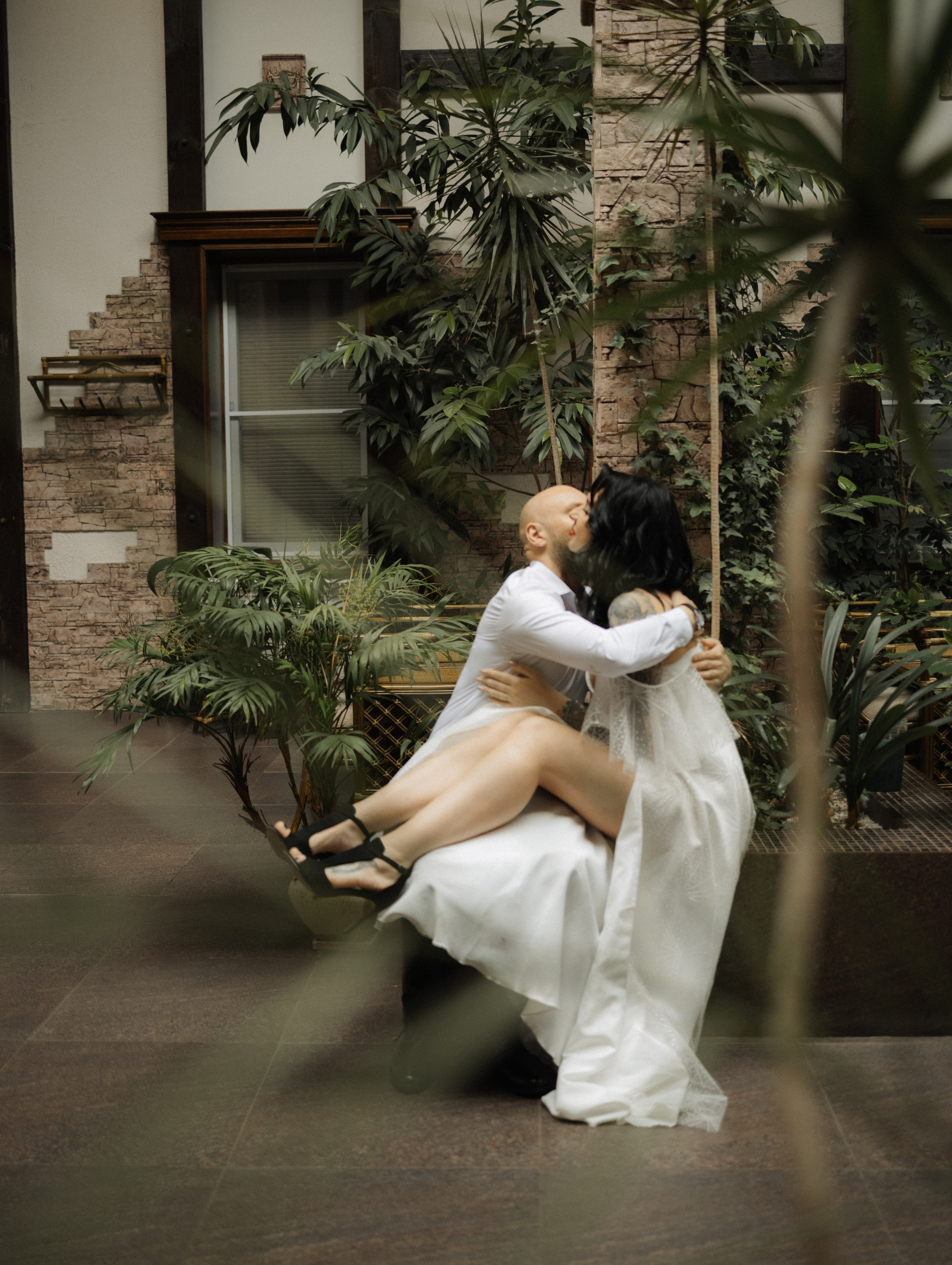 Свадебная прогулка летом у реки. Фотограф Углич и Ярославль Ольга Тятюшкина