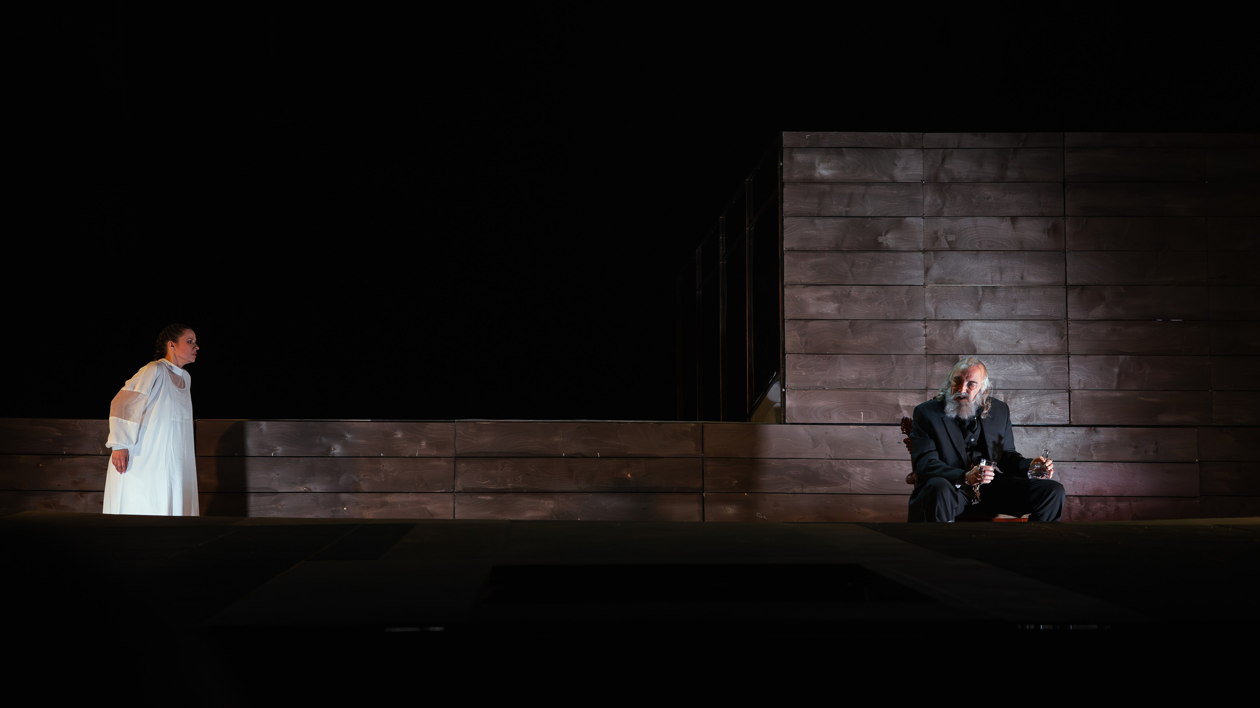 Астраханский Драматический Театр «Леди Макбет». Фотограф Марк Файзулин