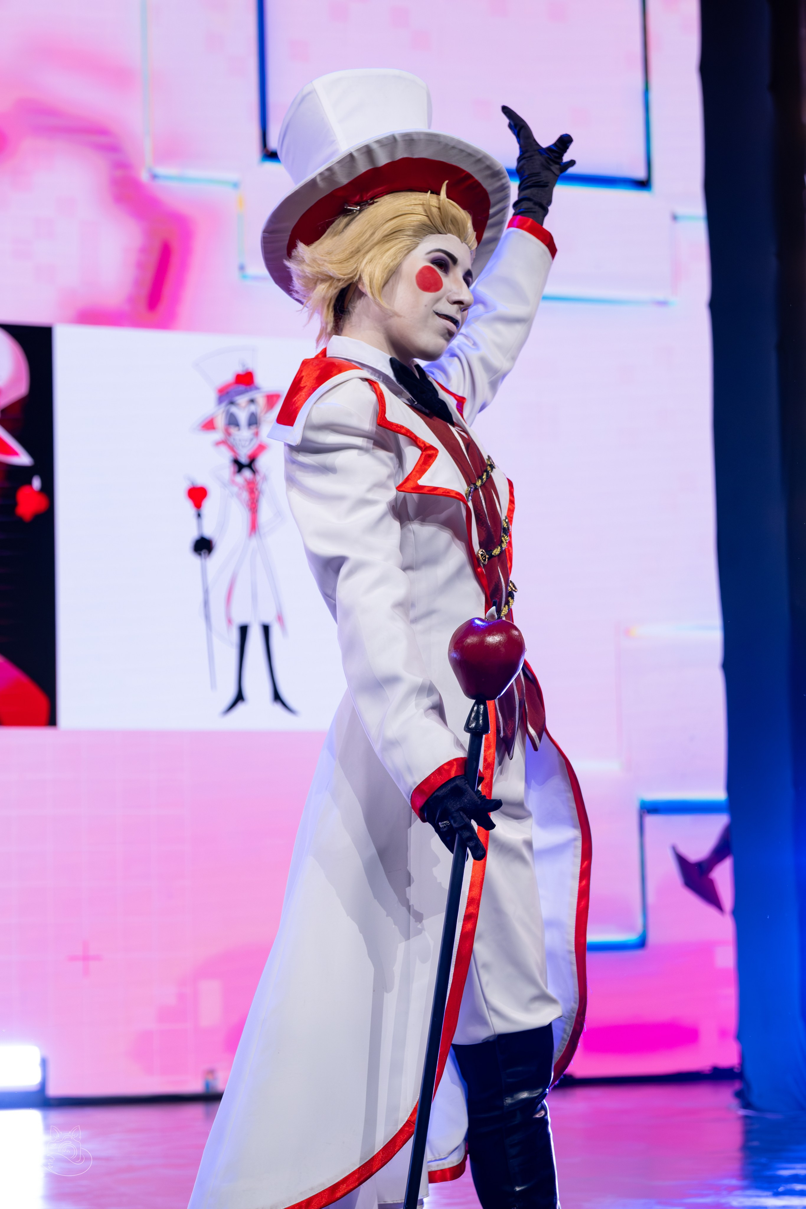 Сцена РЭД ЭКСПО 2024. Косплей фотограф