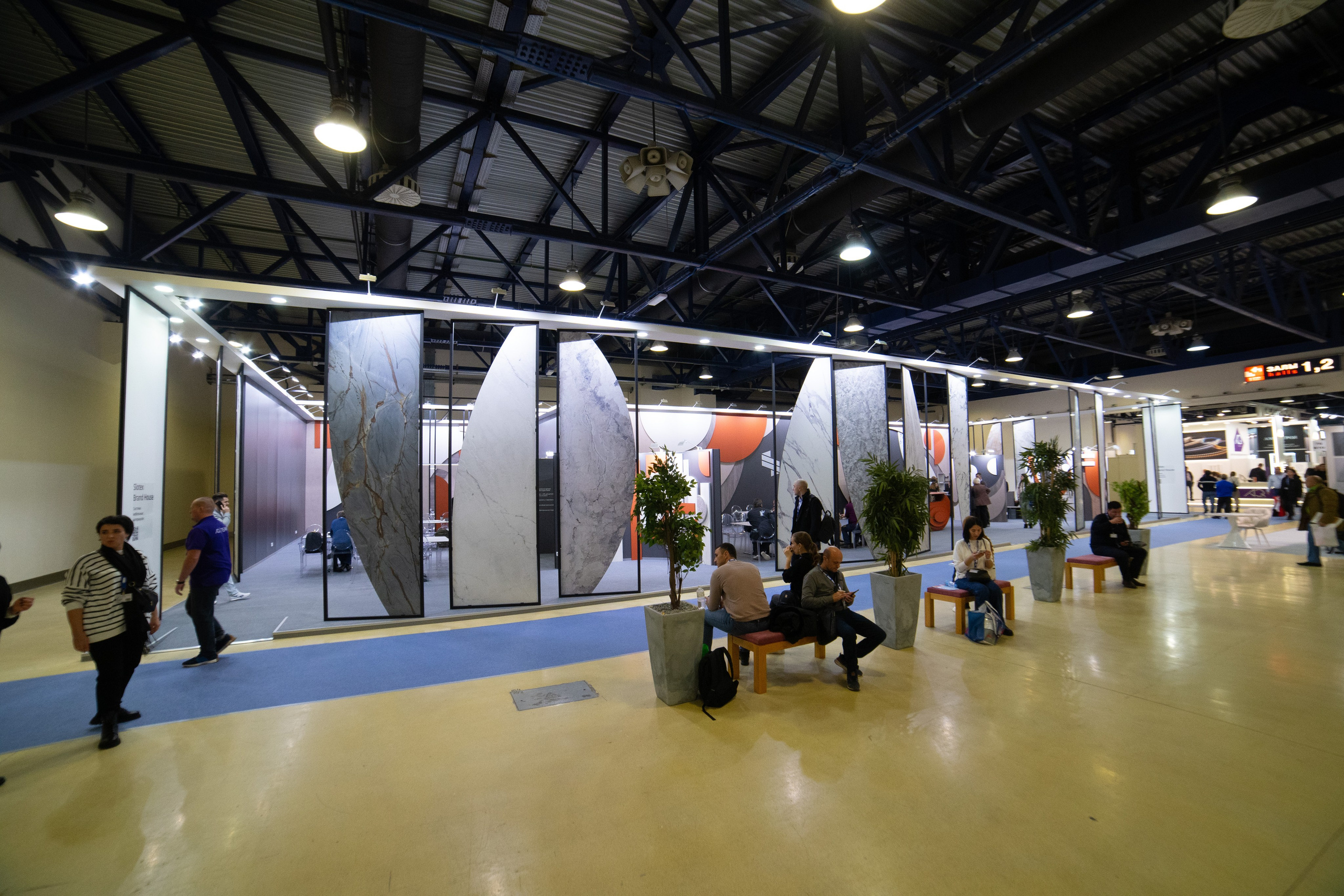 Выставочные стенды. Профессиональный портретный фотограф в Москве Владимир Глаголев