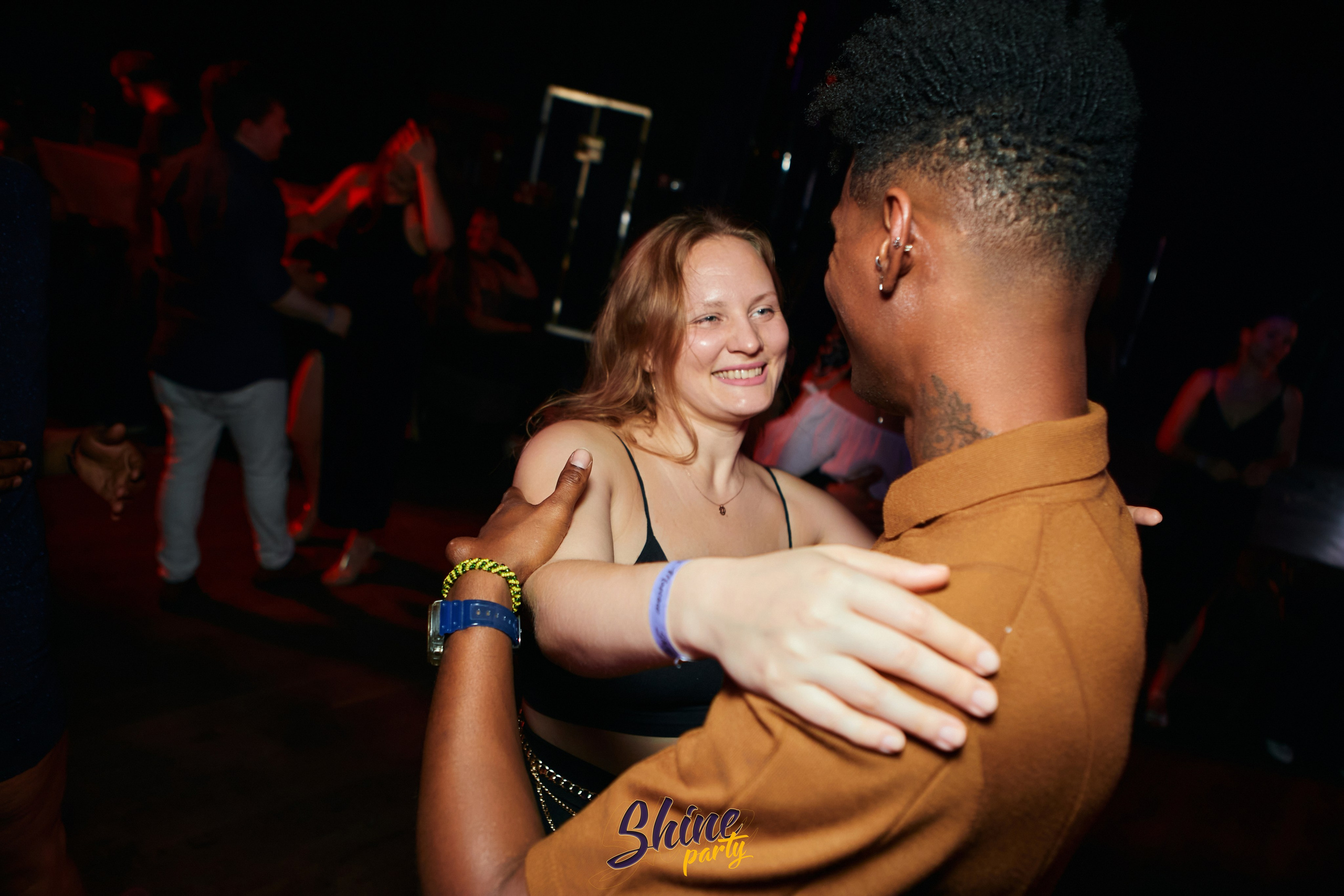 Shine party bachata. Свадебный фотограф