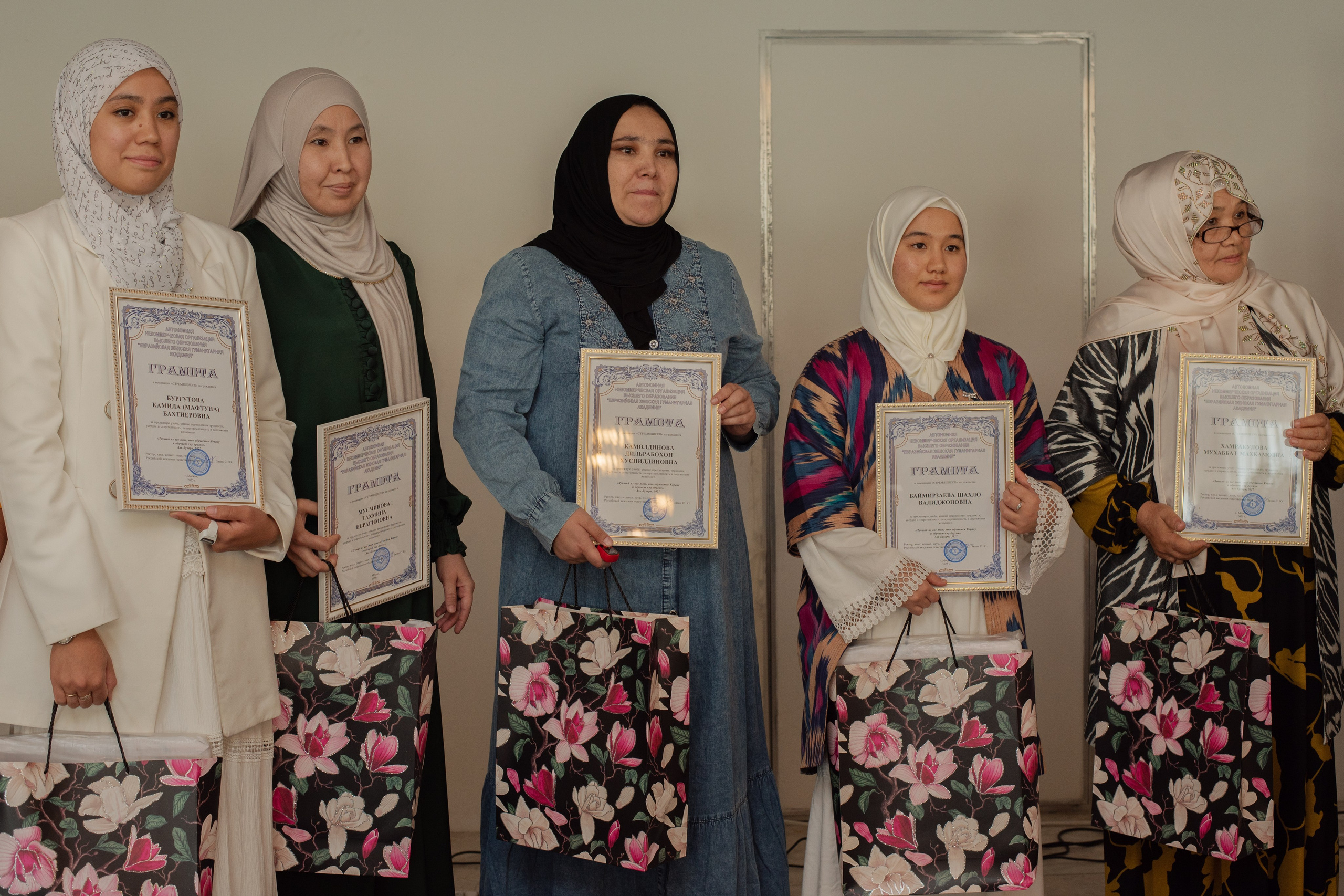 Выпускной в Евразийской женской гуманитарной академии. Лина Курочка — ваш фотограф