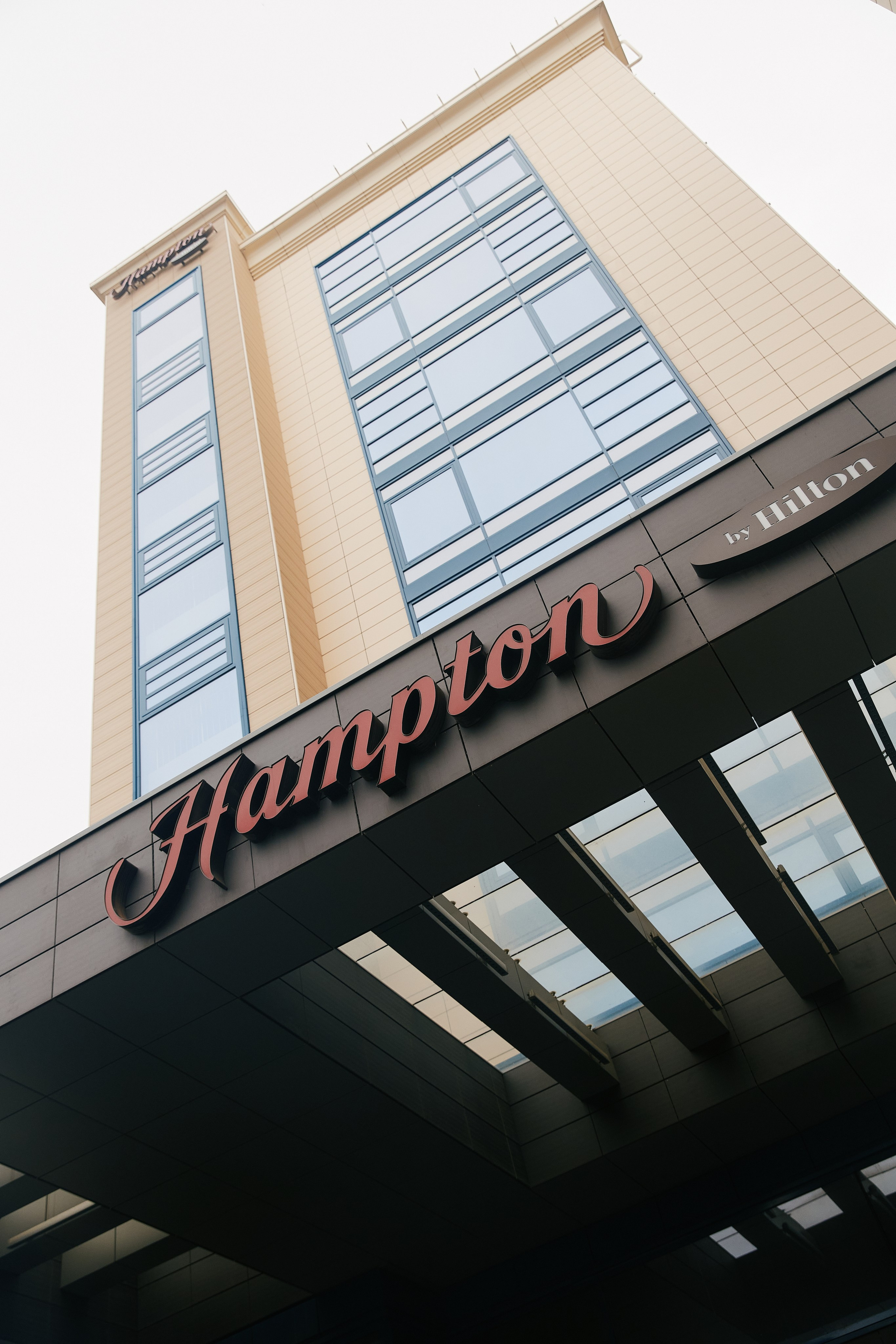 Современная женщина в Hilton 26.10. Свадебный репортажный фотограф краснодар максим дремов дрёмов фотосессия студия цена