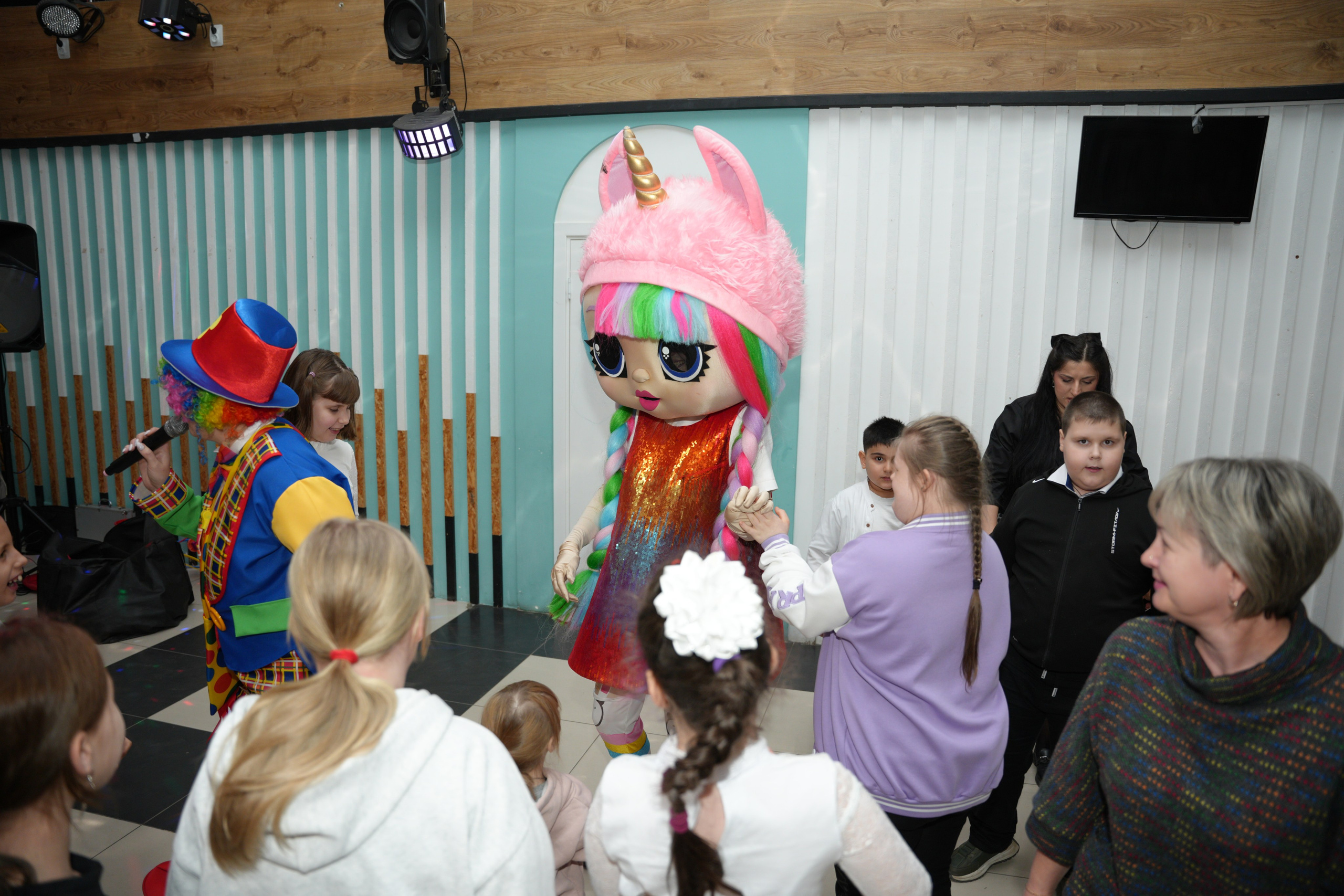 Социально —благотворительная акция «Ты в этом мире не один», посвященная Международному дню инвалидов. ВЫПУСКНЫЕ АЛЬБОМЫ, Школьный фотограф, семейный и свадебный в Саратове и области Ольга Плаксина