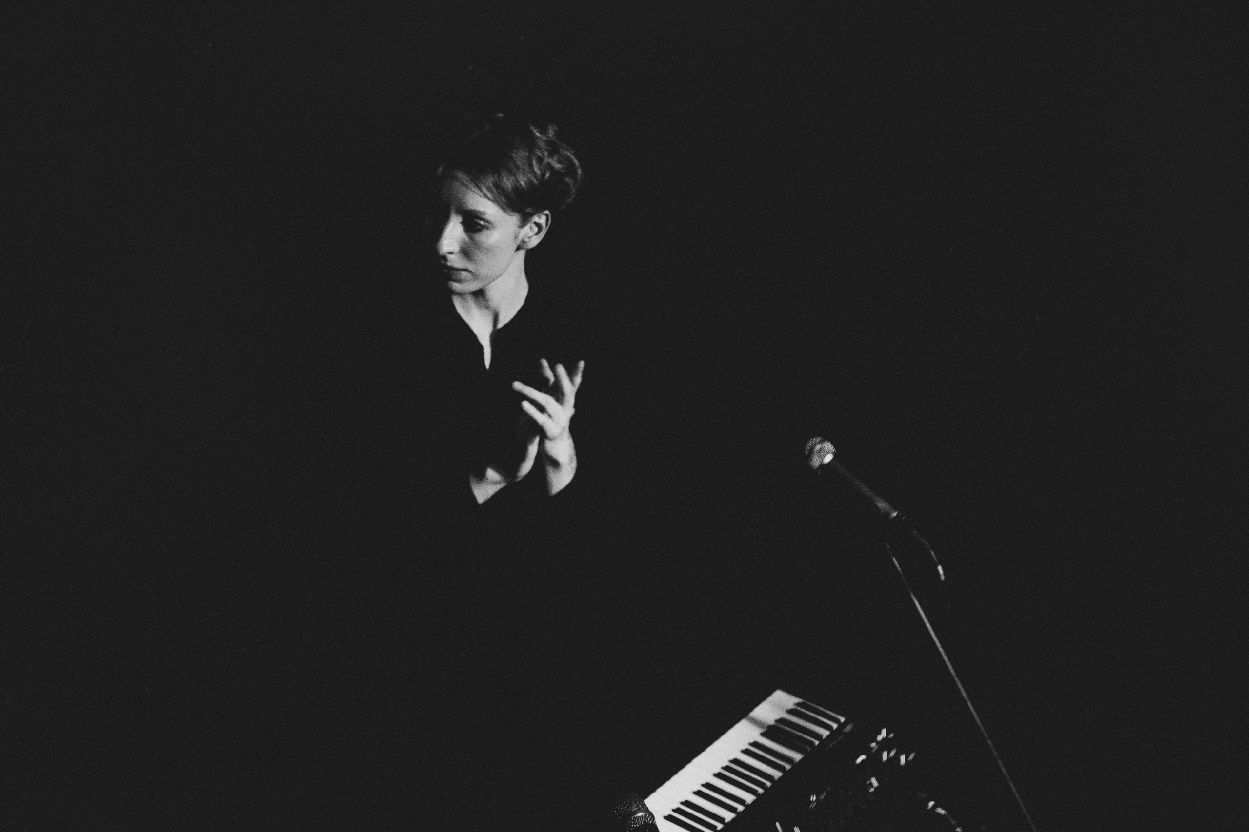 Диктофон. Фотограф для музыкантов, фотограф на концерт, концертный фотограф, съемка концерта, бэкстейдж фотограф