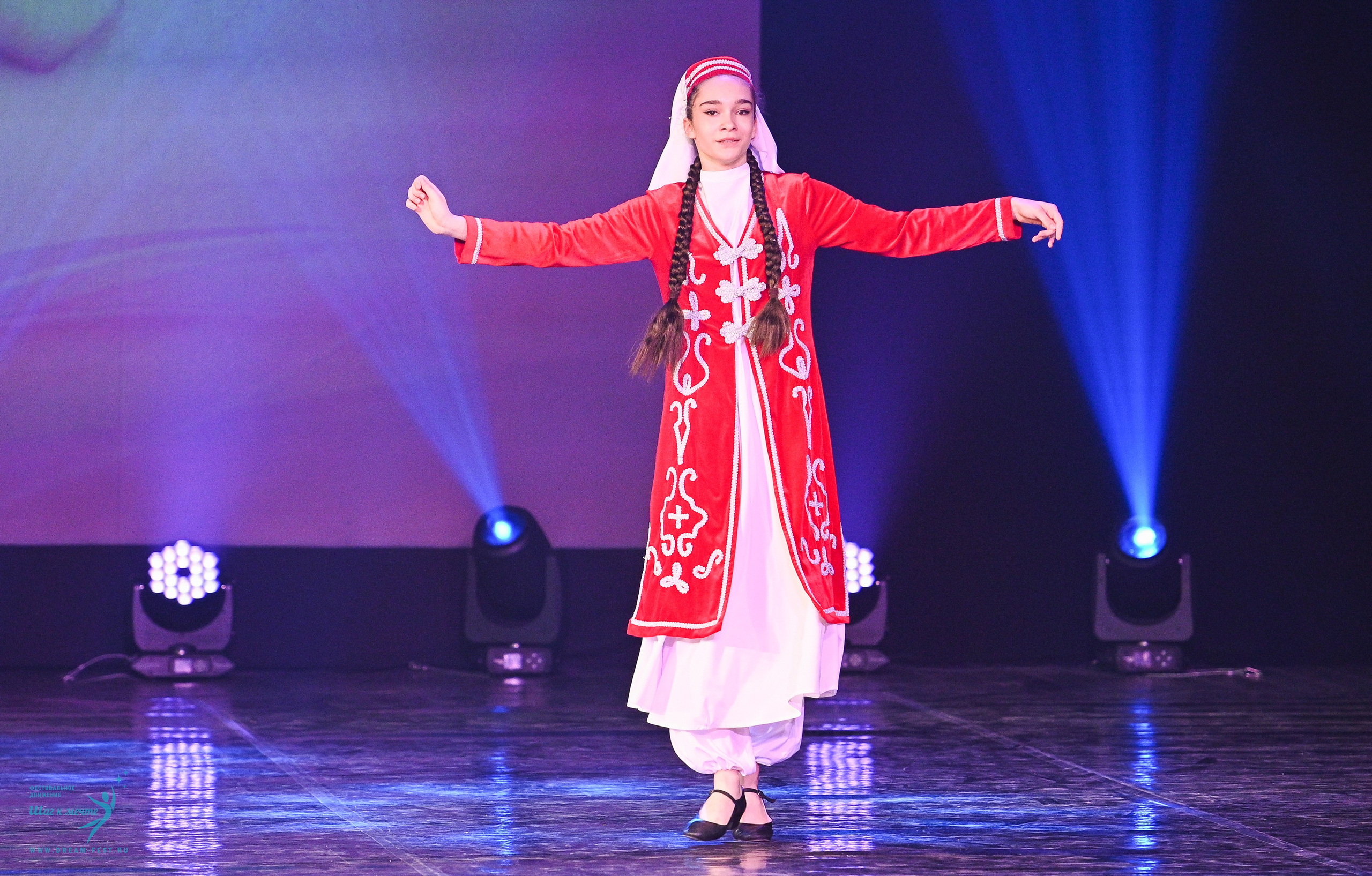 24.05.2025 «Мир под названием — Искусство танца» Фестивальное движение «Шаг к мечте» г. Кострома. Медиастудия Фото Концепт