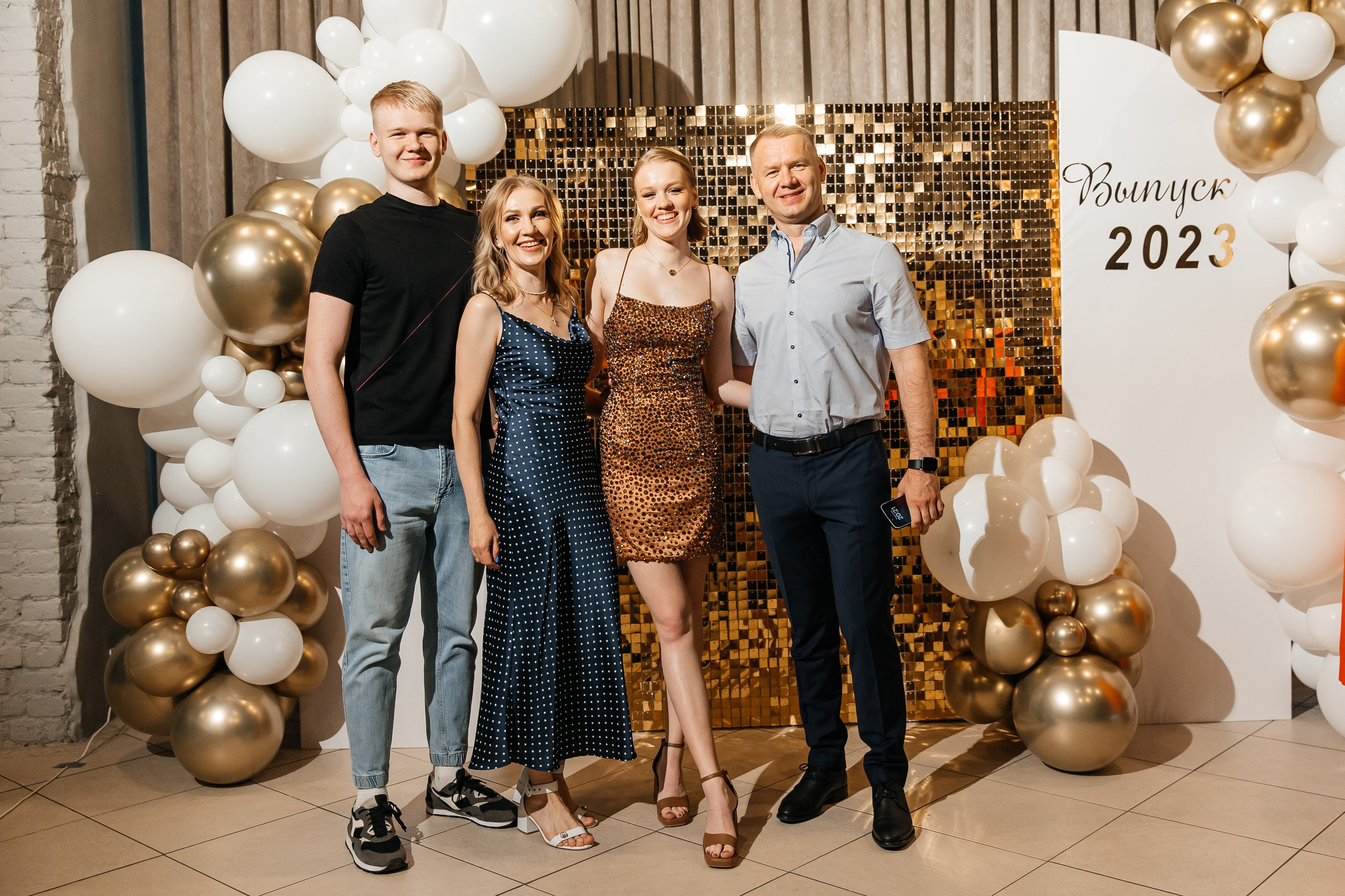 2023-06-23 Выпускной МБОУ СОШ № 10. Фотограф в Красноярске