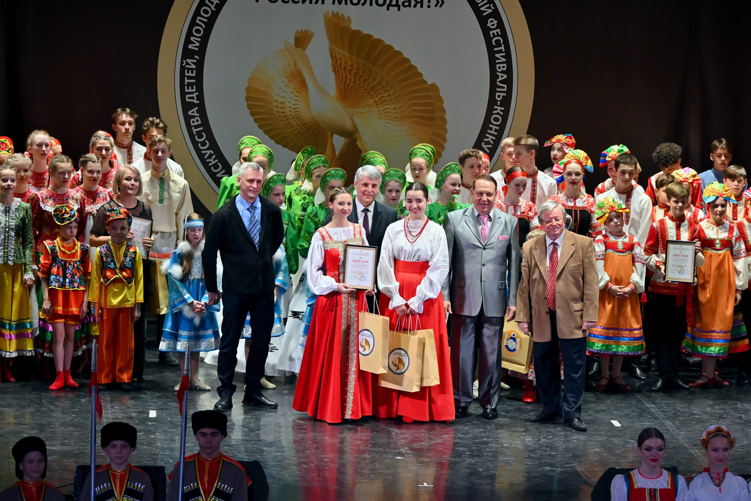 Гала-концерт. Танцуй и пой, Россия Молодая! 22.04.2024. Профессиональный фотограф в Москве Алёна Котова