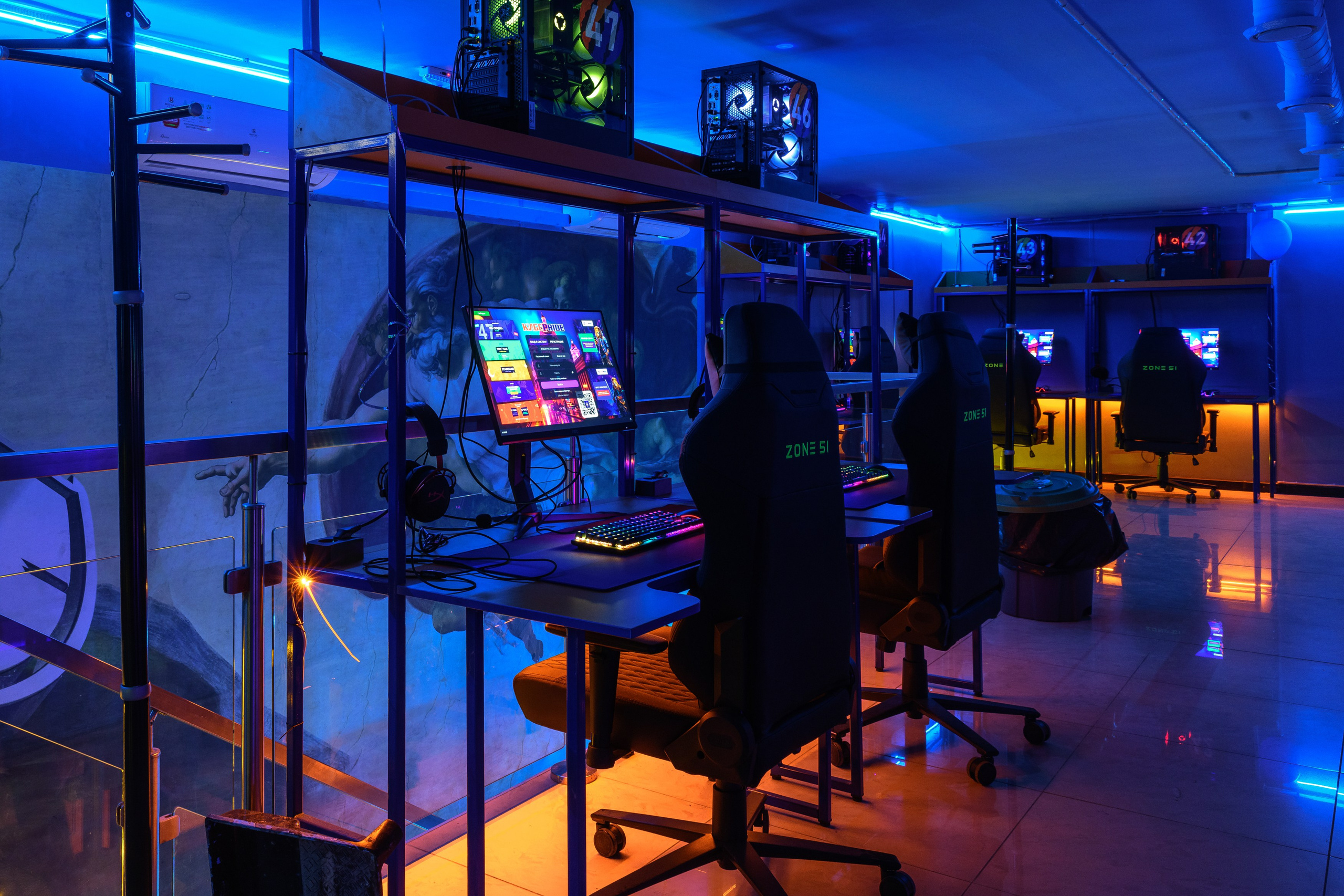 Интерьерная. Кибер Прайд. Женский фотограф в Санкт-Петербурге Степлевич Дарья