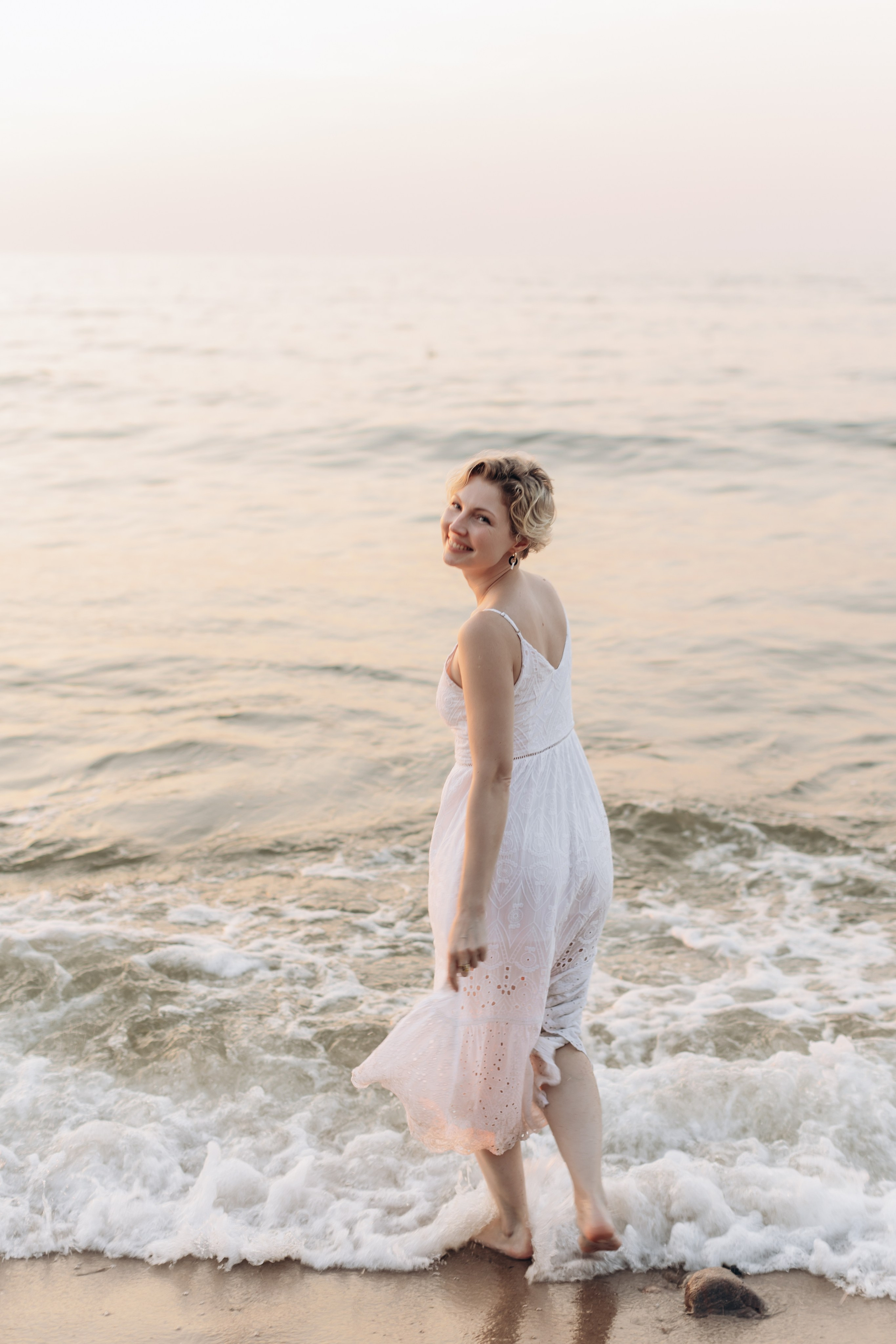 Подруги Пионеский Сосновый бор закат. Фотограф в Калининграде свадебная фотография, репортажная, фотосессии