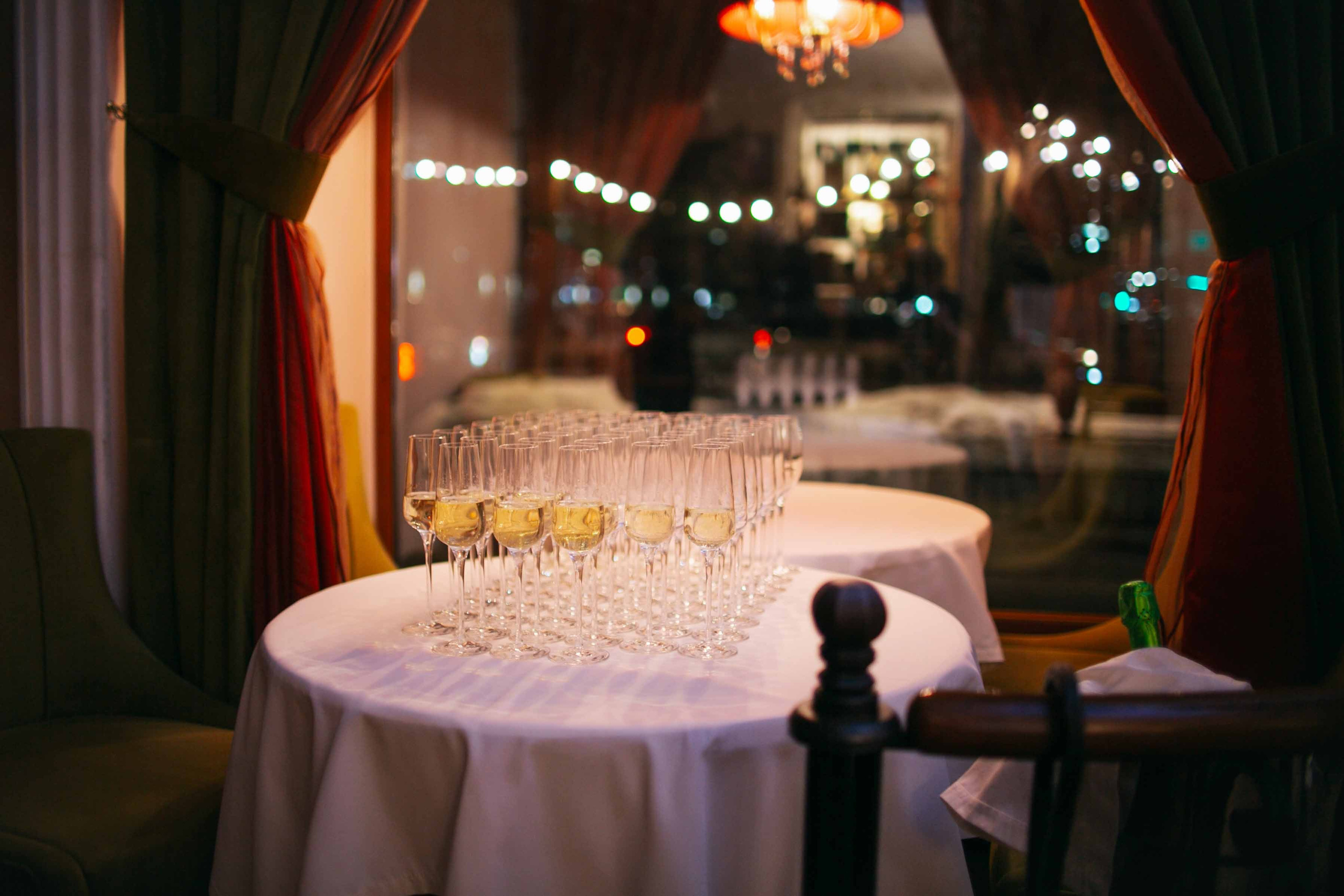 Вечер в «Дежавю». Ваш репортажный фотограф Артемий Антонов