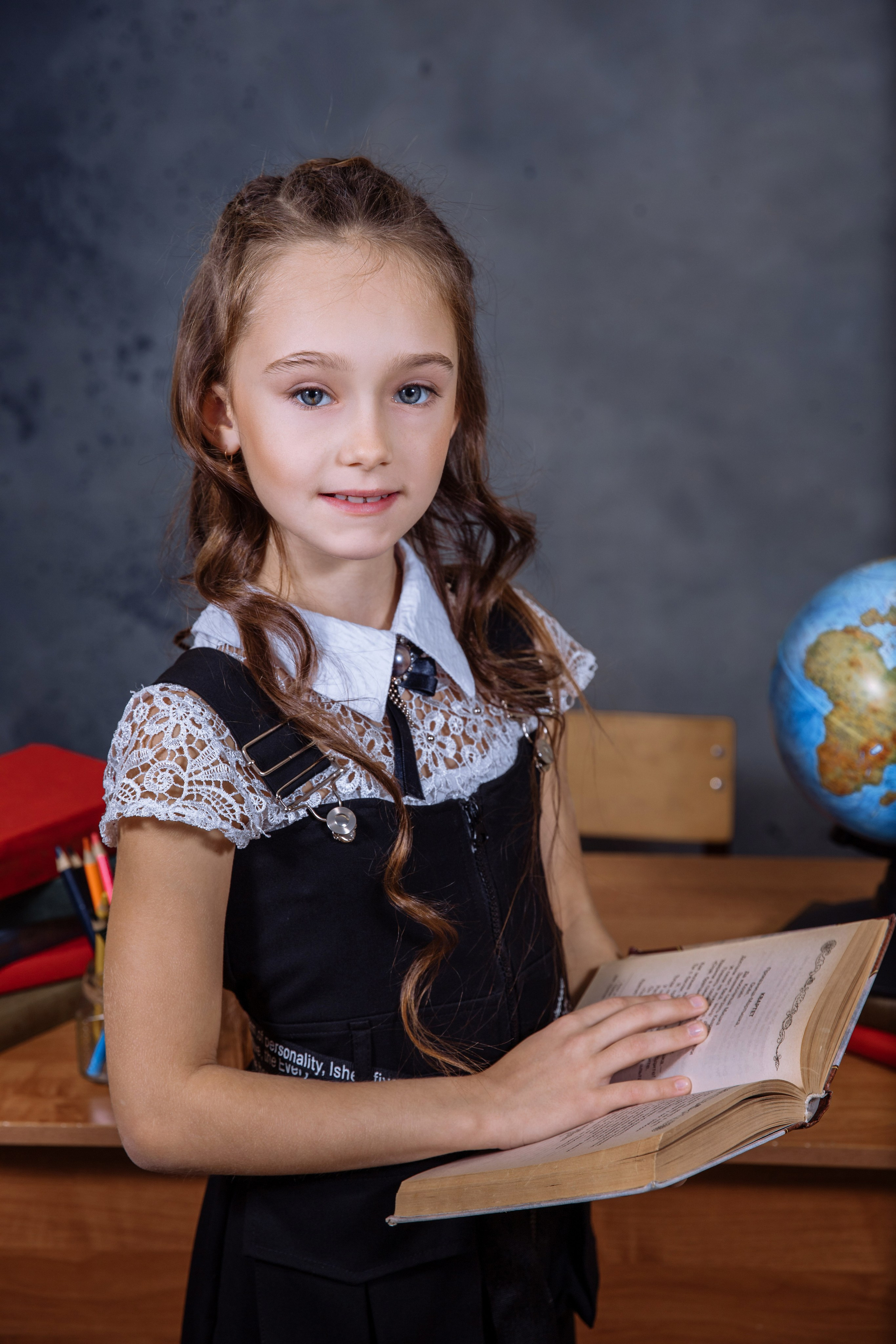 Начальные классы. Выпускные школьные фото­альбомы для школ и детских садов в Волгограде и Волжском