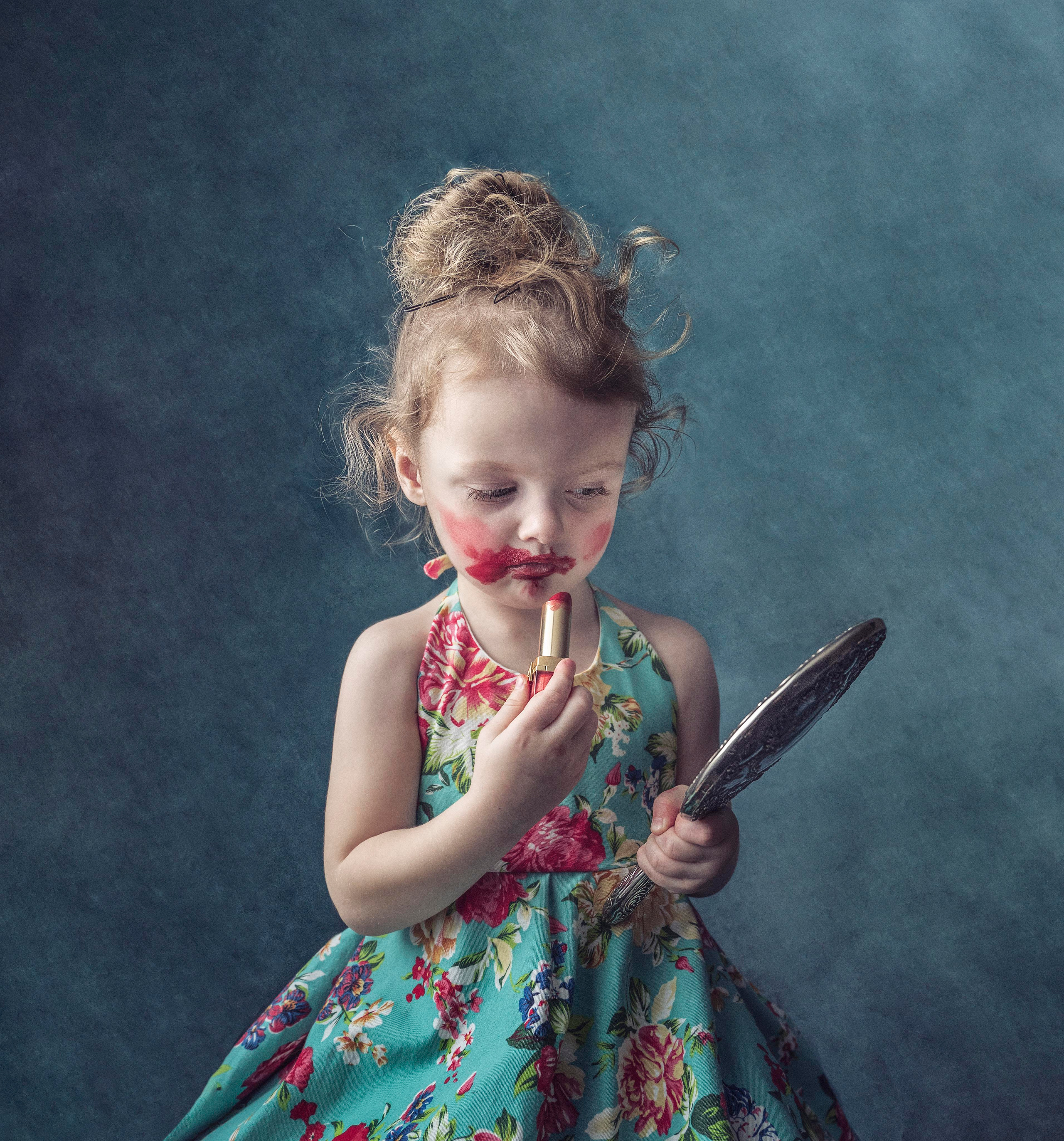 На фоне. Сказочная галерея Юлии Горбуновой