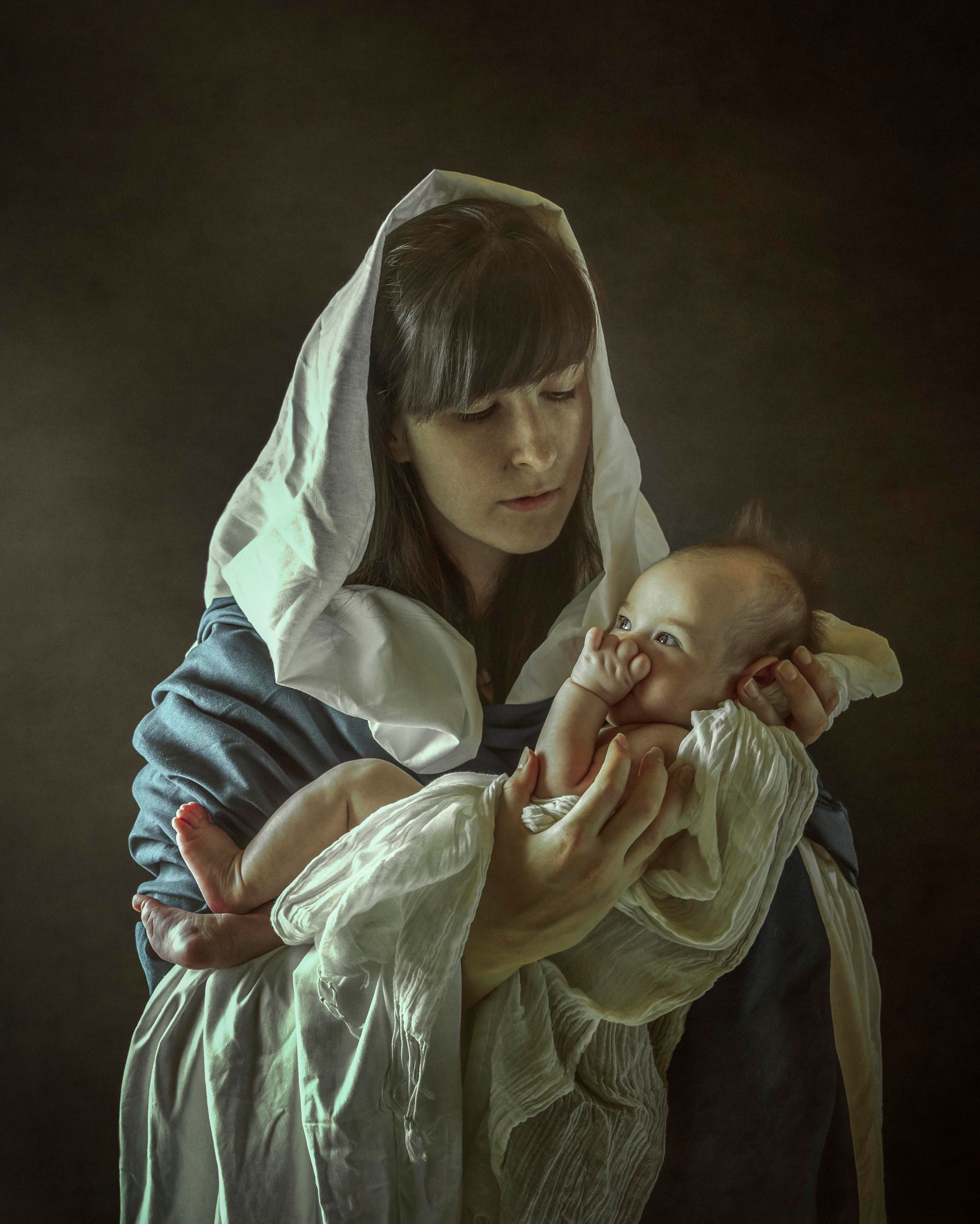 На фоне. Сказочная галерея Юлии Горбуновой