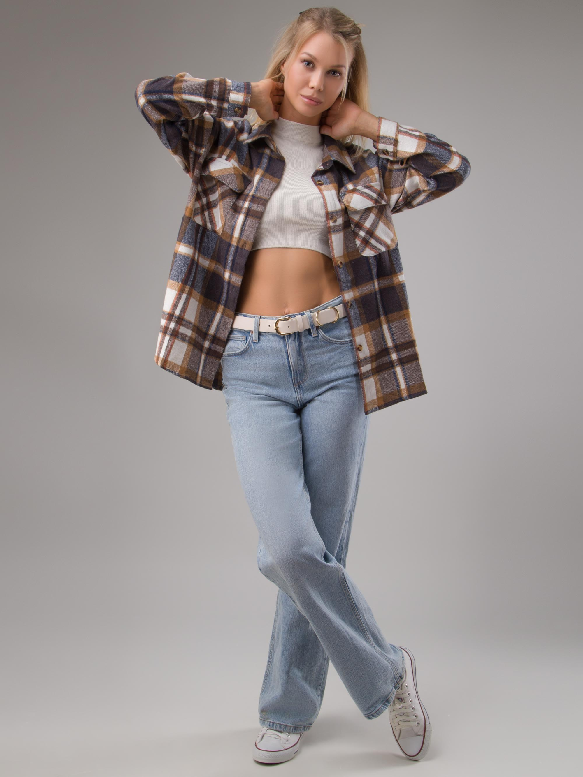 Студийная съемка женской одежды в студии