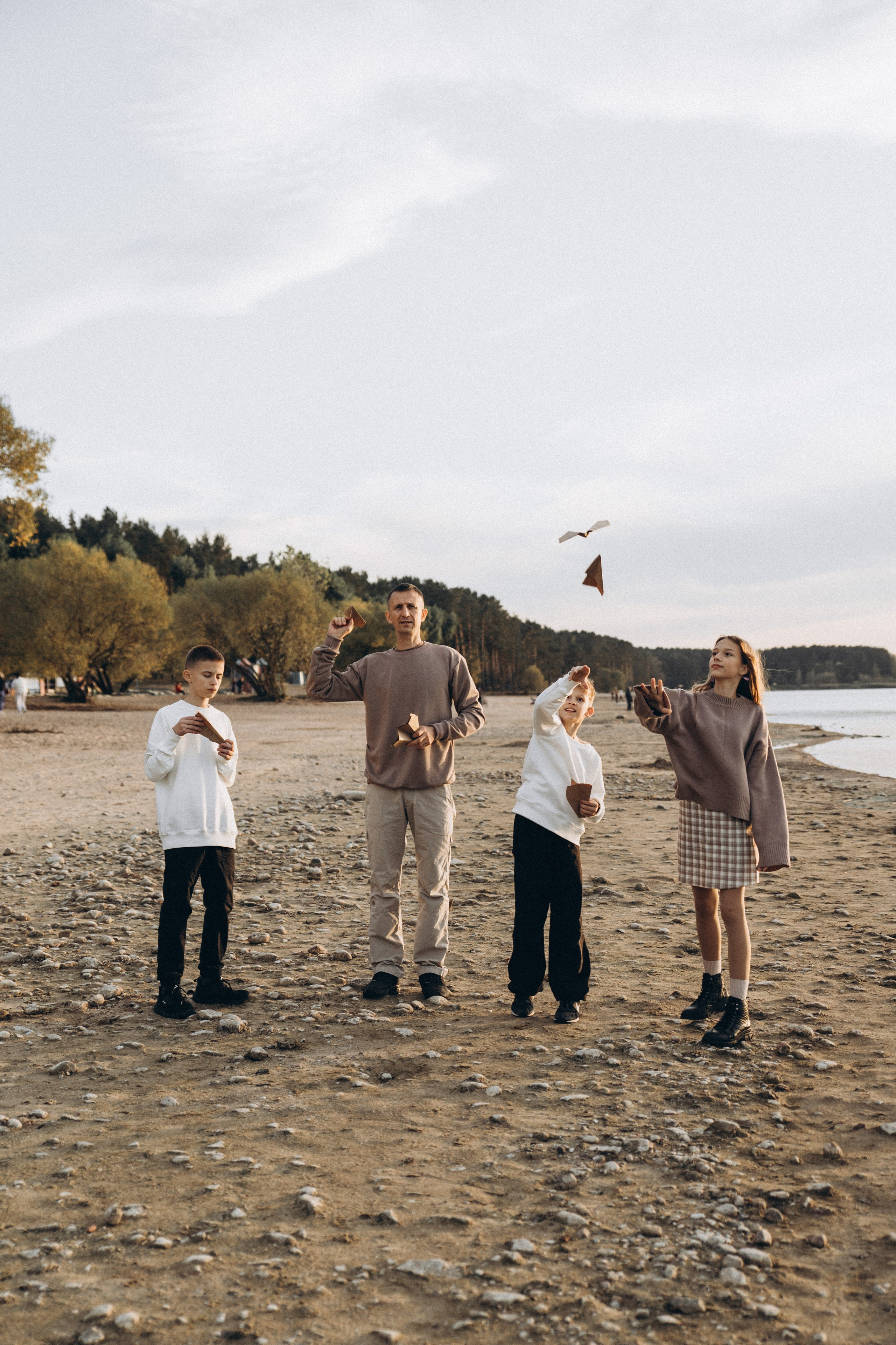 Большая семья на маленьком море. Репортажный и детский фотограф в Минске