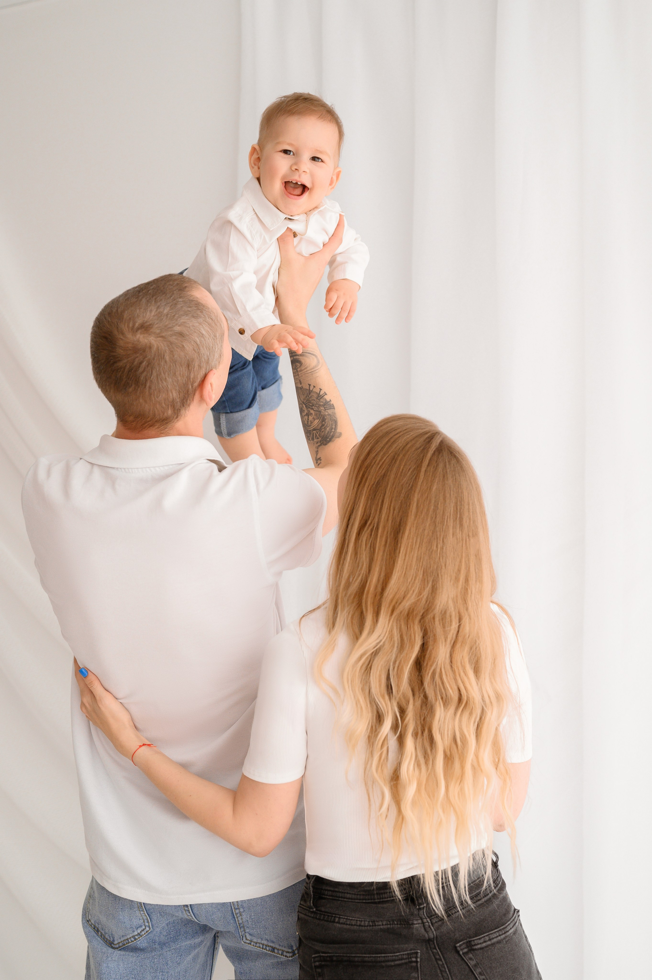 Семейные фото в минимализме. Детский и семейный фотограф Ирина Гладких